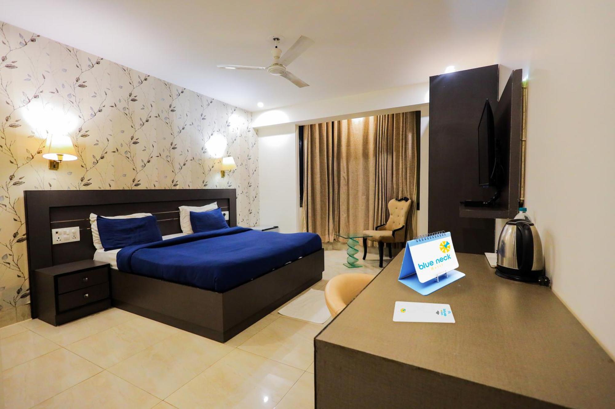 Blueneck Sec 40 Unitech Cyber Park Gurugram 3*