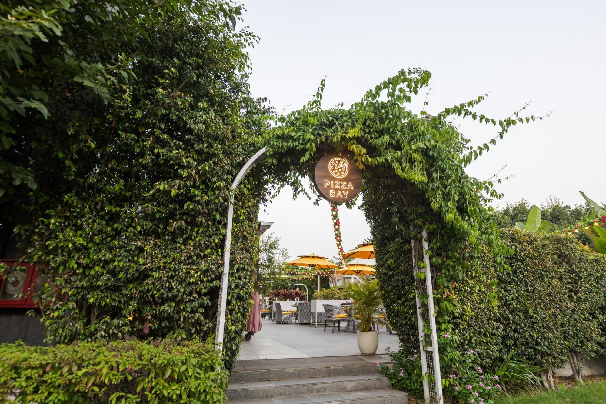 Karma Lakelands, Gurugram 4*