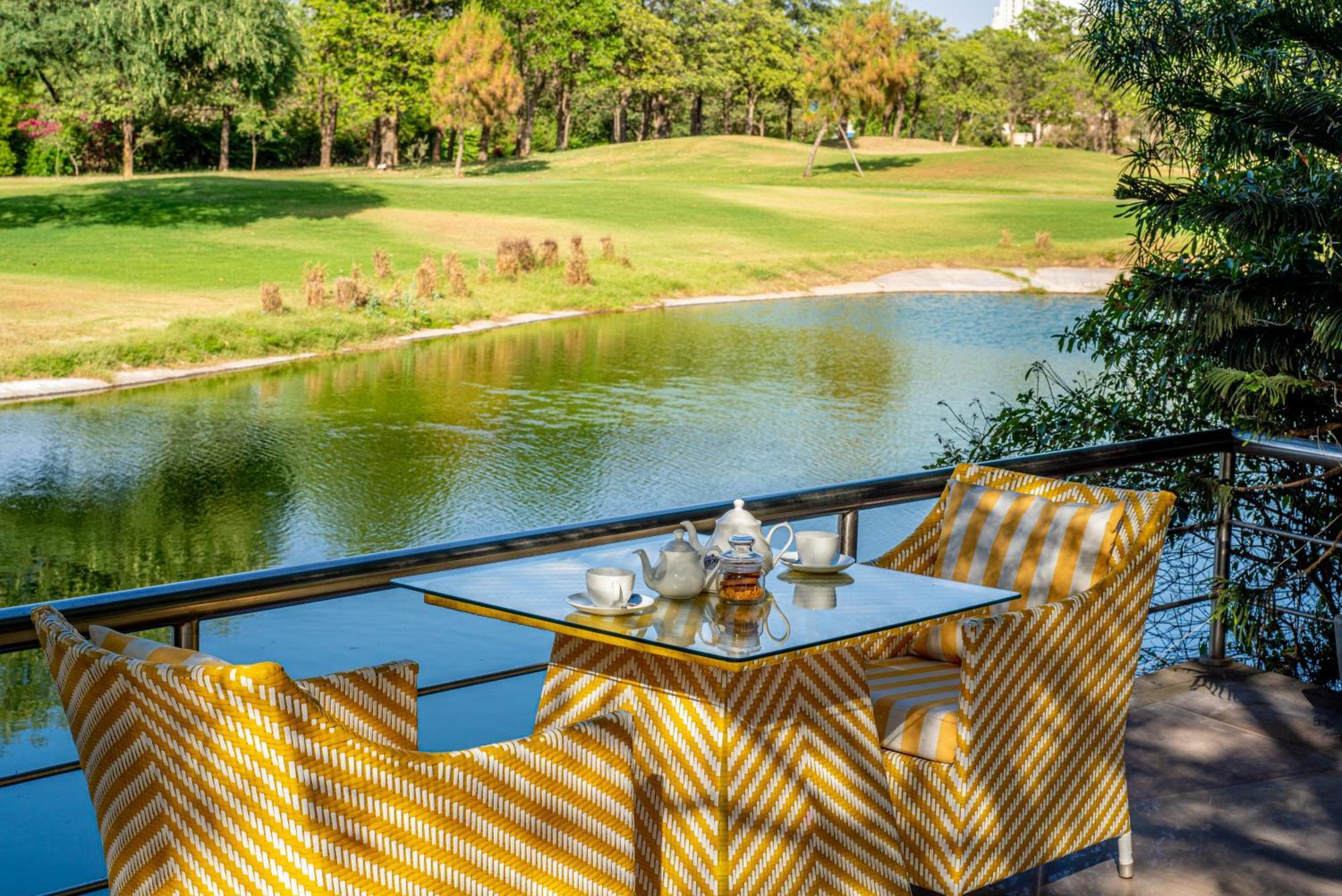 Resort Karma Lakelands, Gurugram 4*