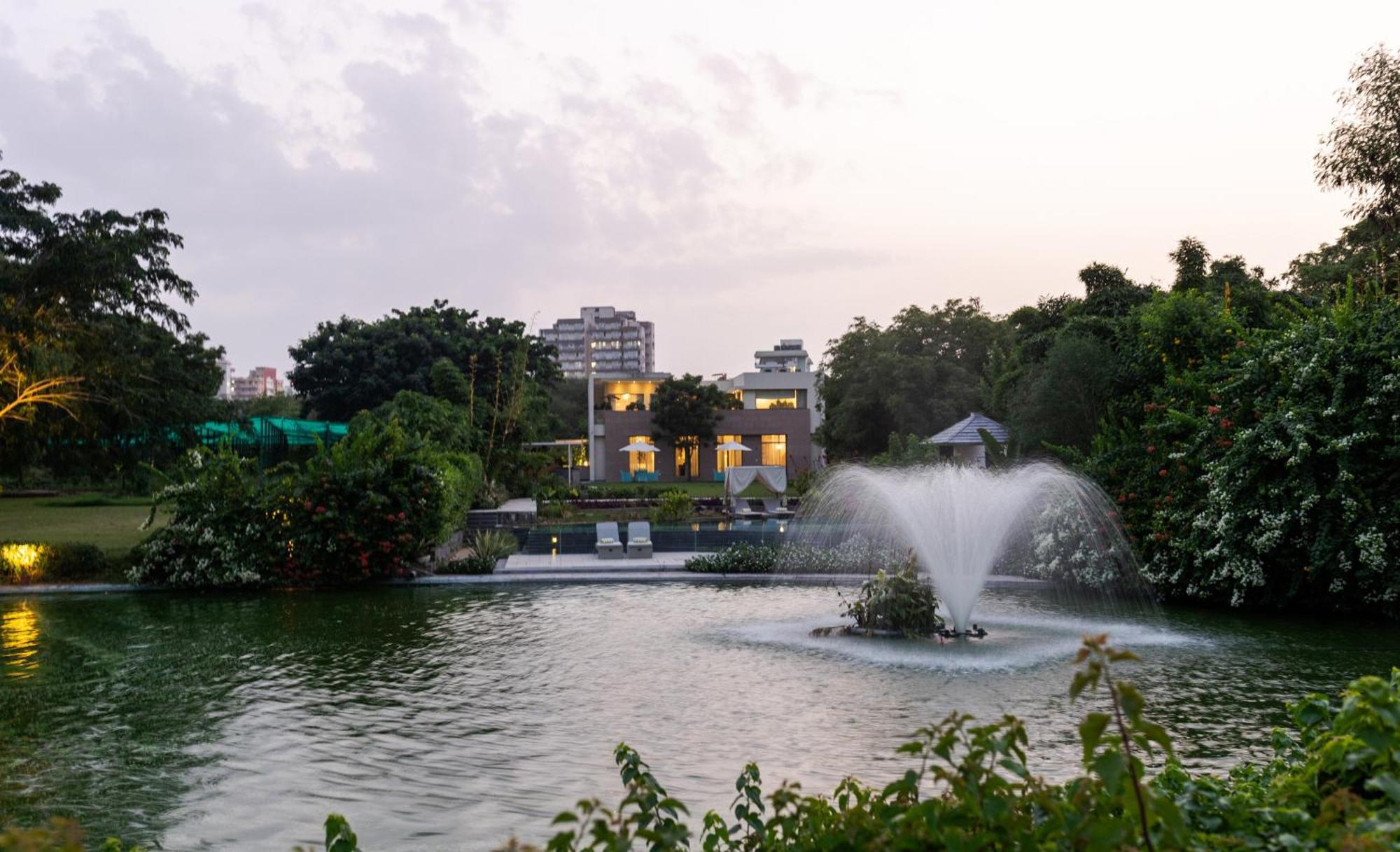 Karma Lakelands, Gurugram 4*