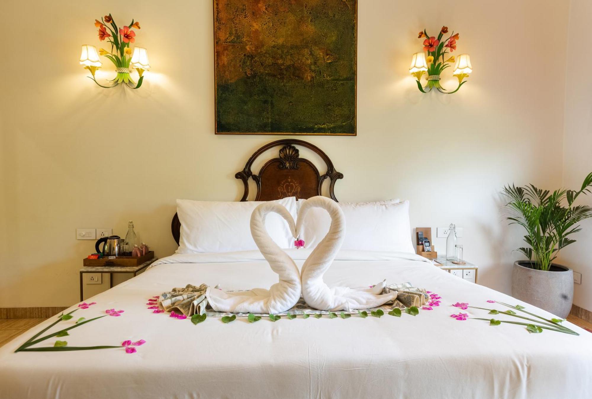 Karma Lakelands, Gurugram 4*