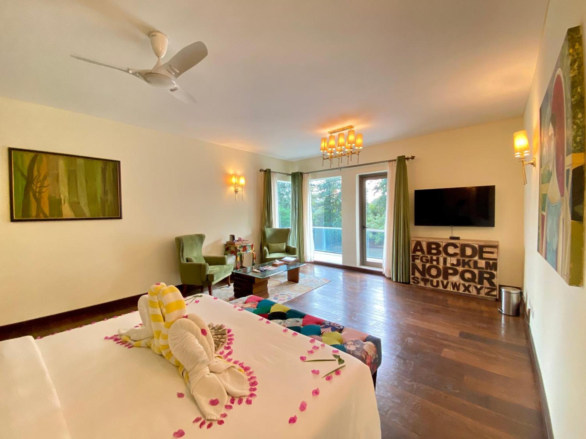 Karma Lakelands, Gurugram 4*