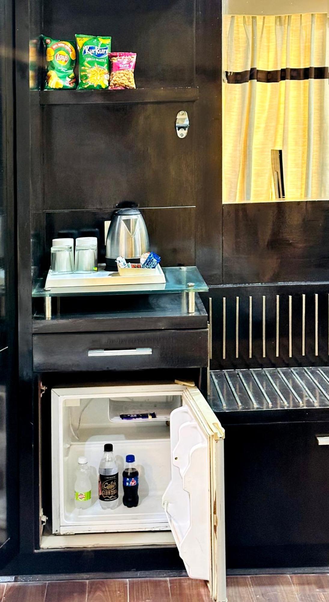 Hotel Posh - Golf Course Road Gurgaon