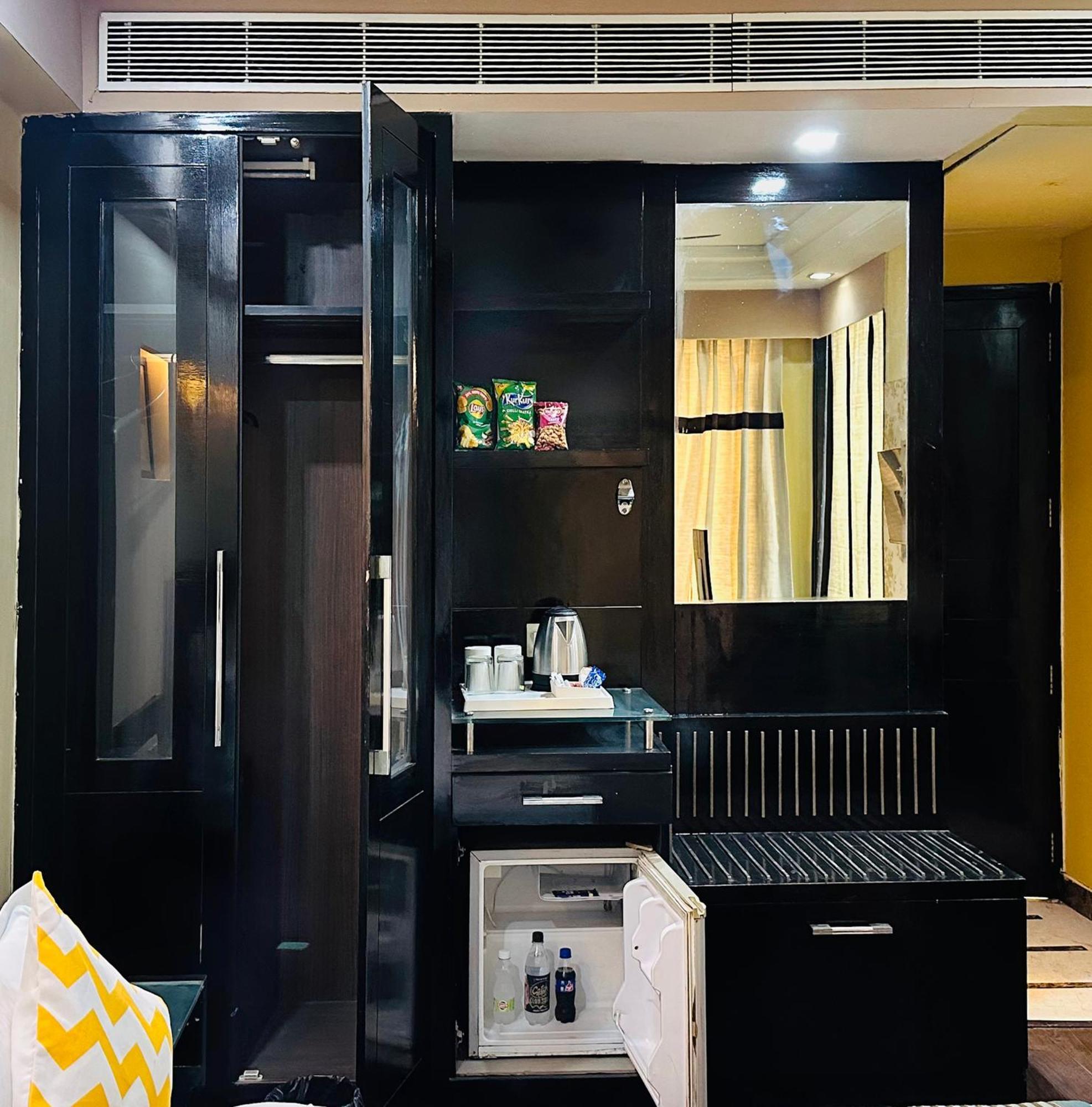 Posh - Golf Course Road Hotel Gurgaon
