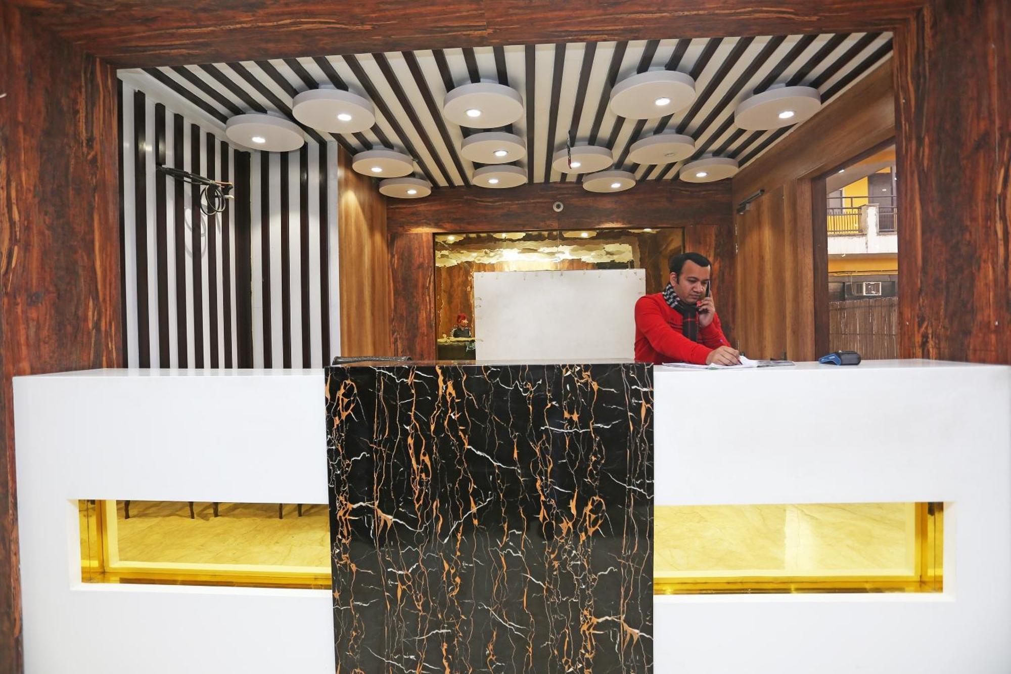 Hotel O Samrat Gurgaon