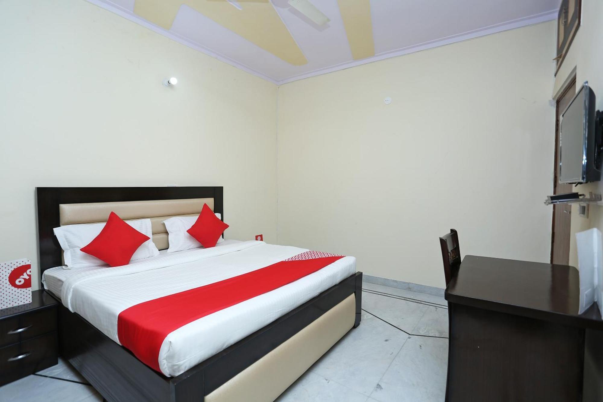 Hotel O Awesome Near Appu Ghar 3*