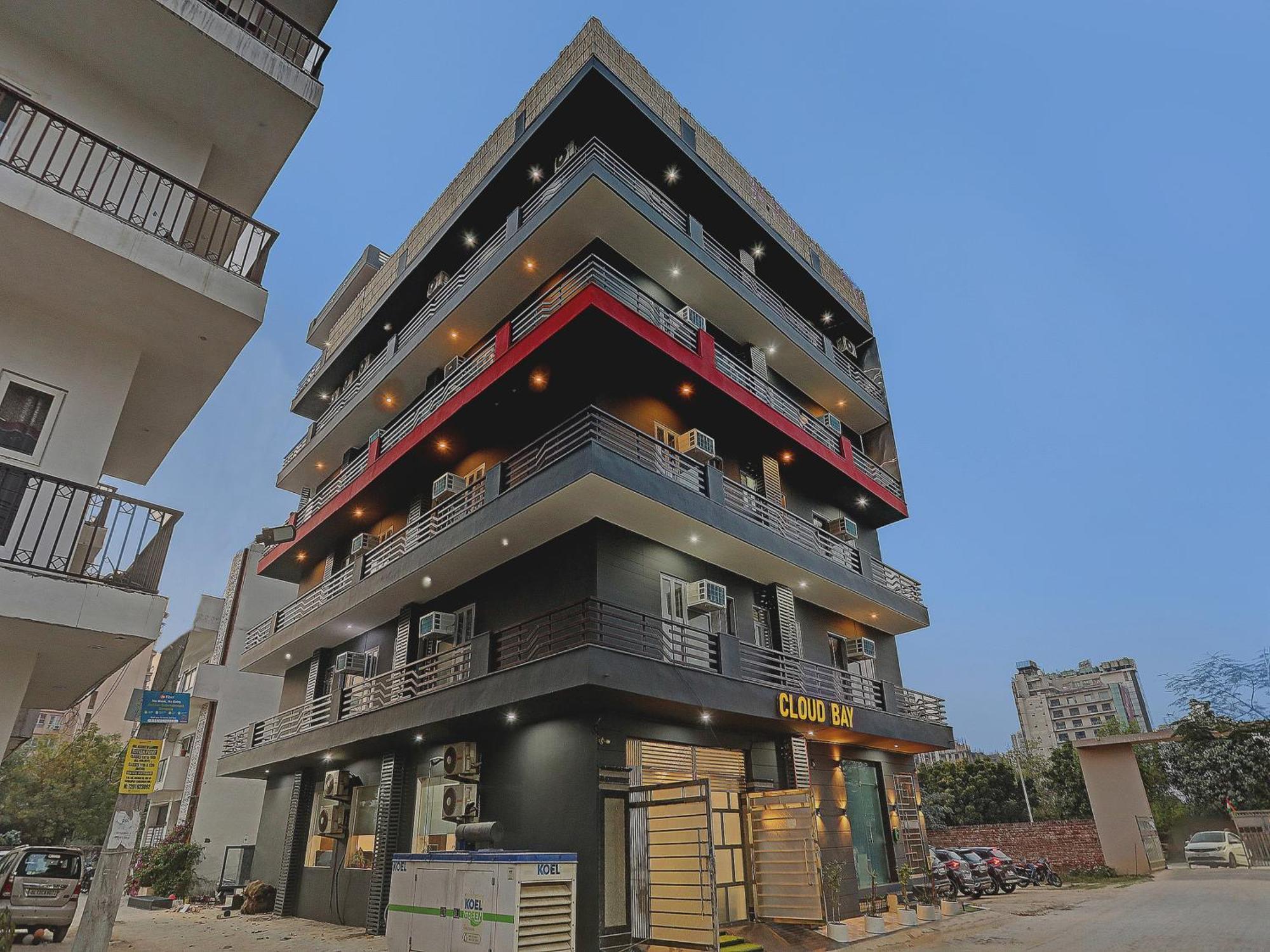 Super Townhouse Cloud Bay, Near Genpact, Sector-69, Hotel 4*