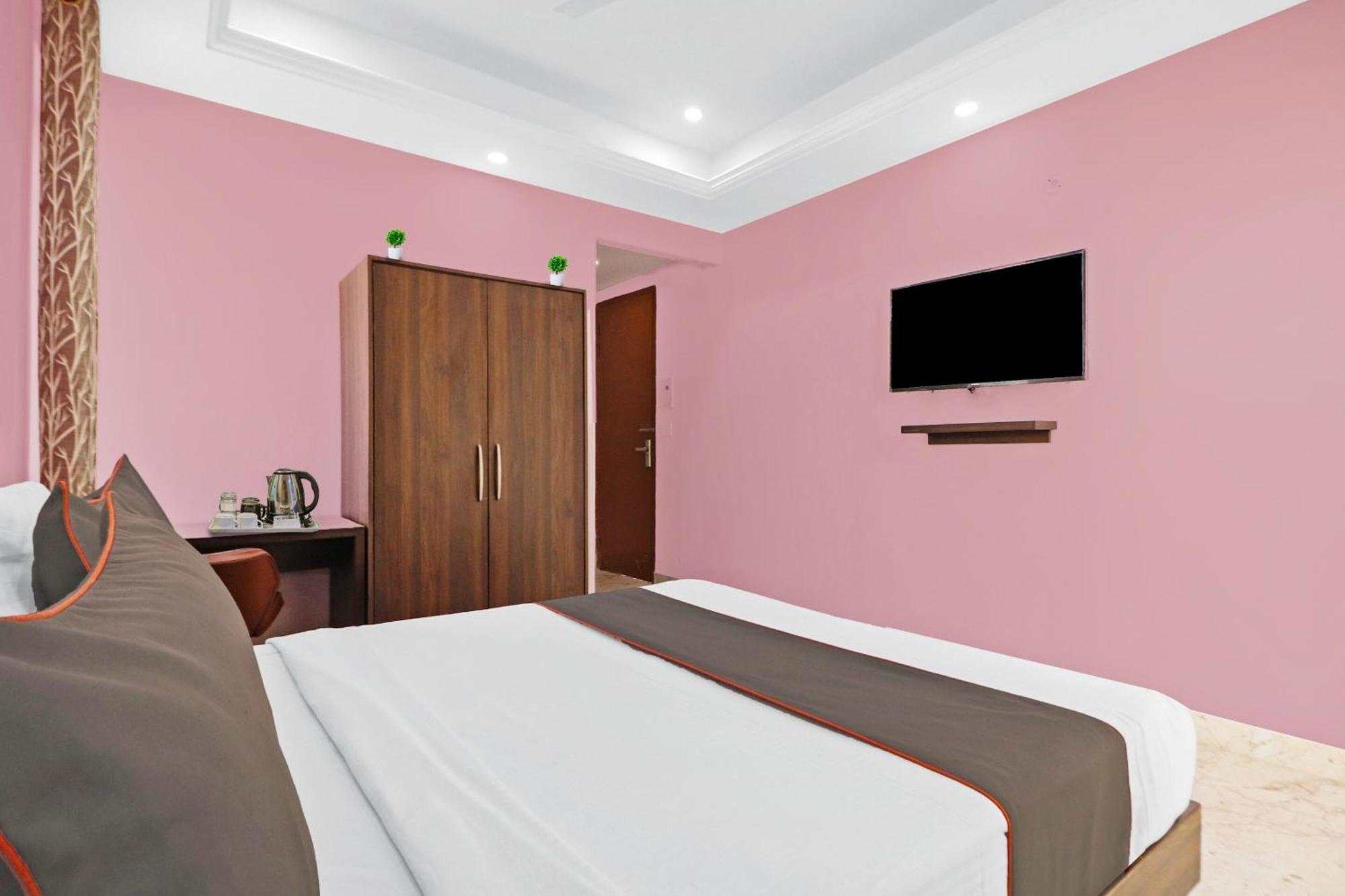 Collection O Parth & Sargam Residency Hotel Gurgaon