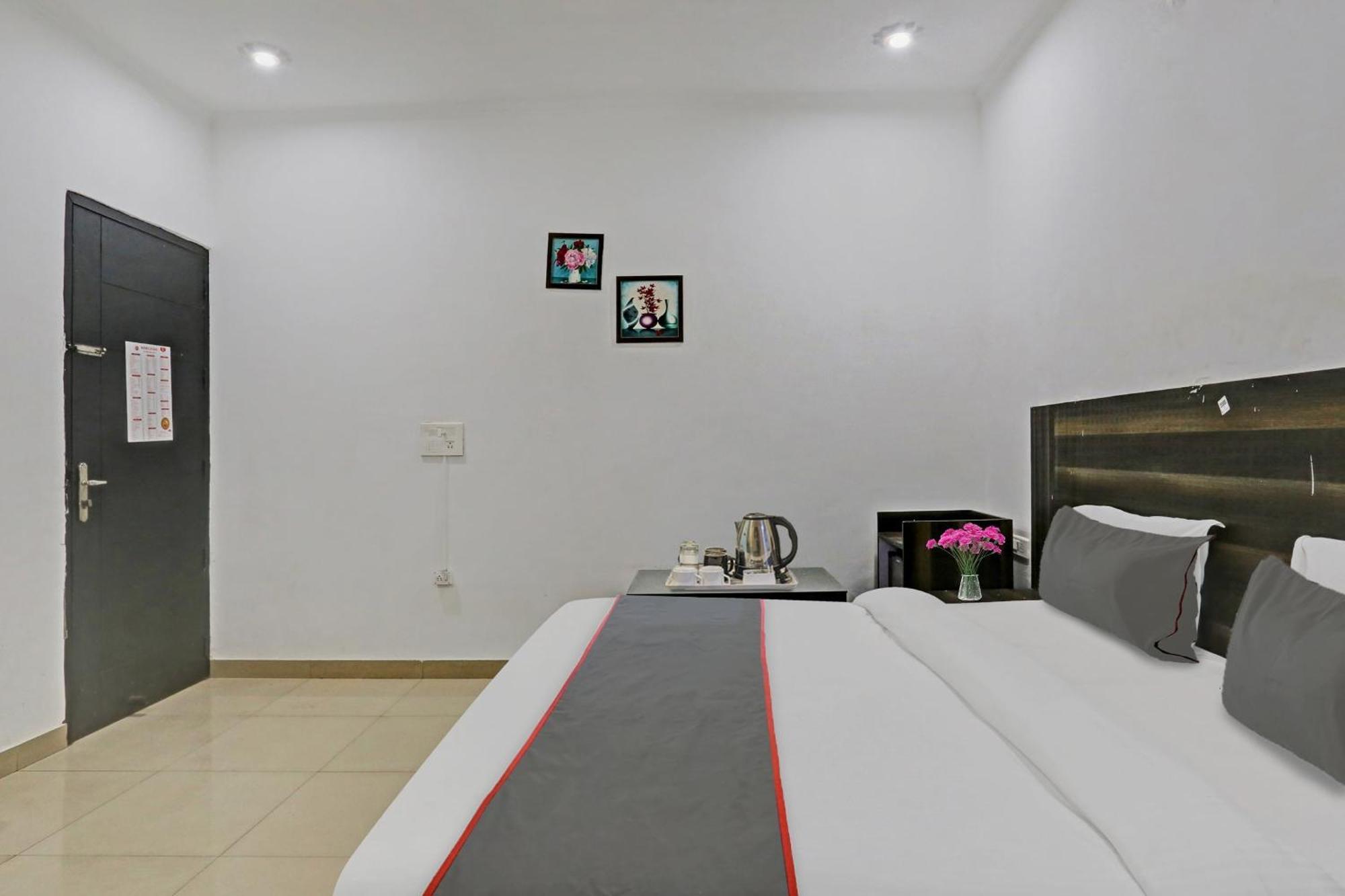 Collection O Staykr Hotel 3*