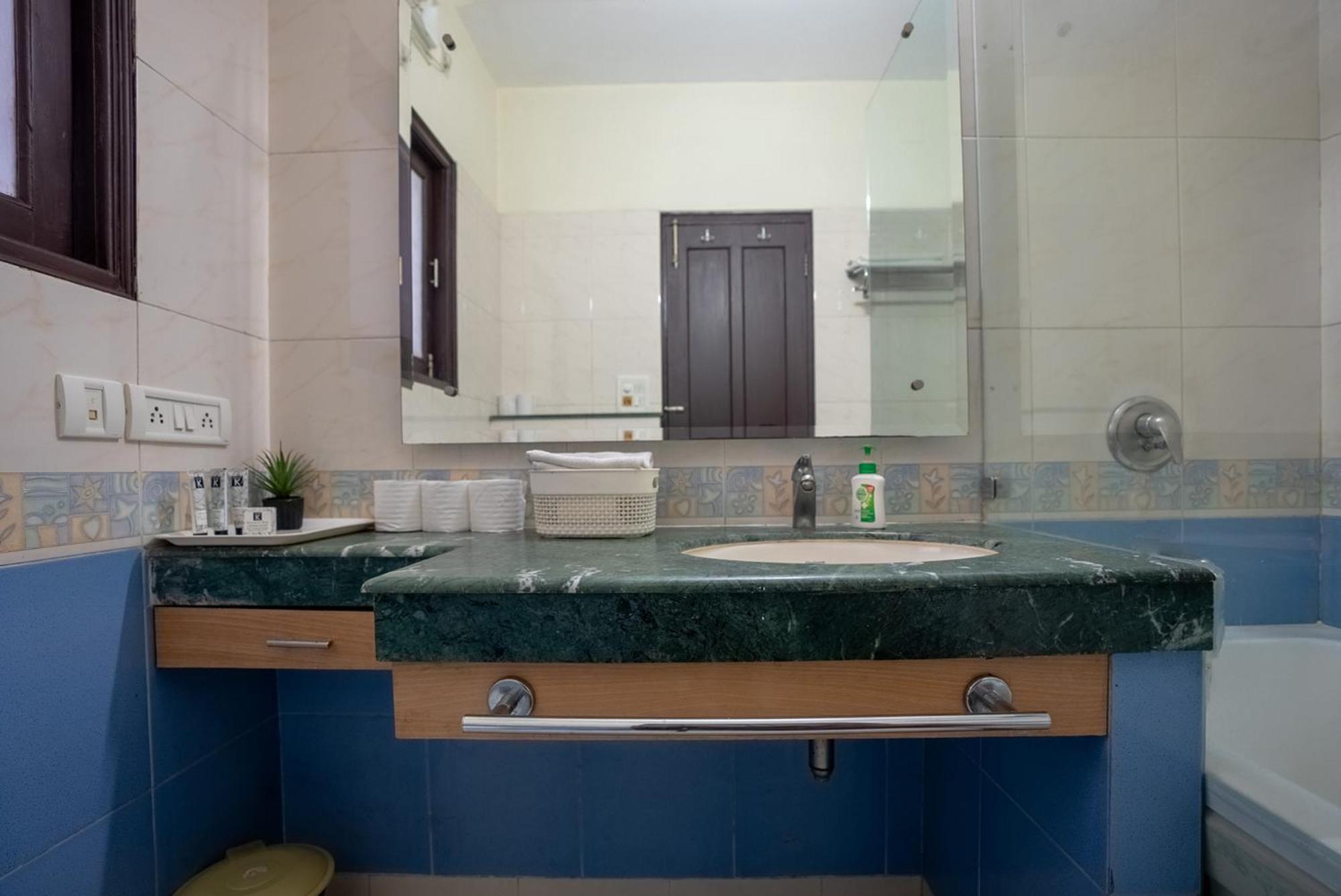 Enkay 1 Bhk Hotel