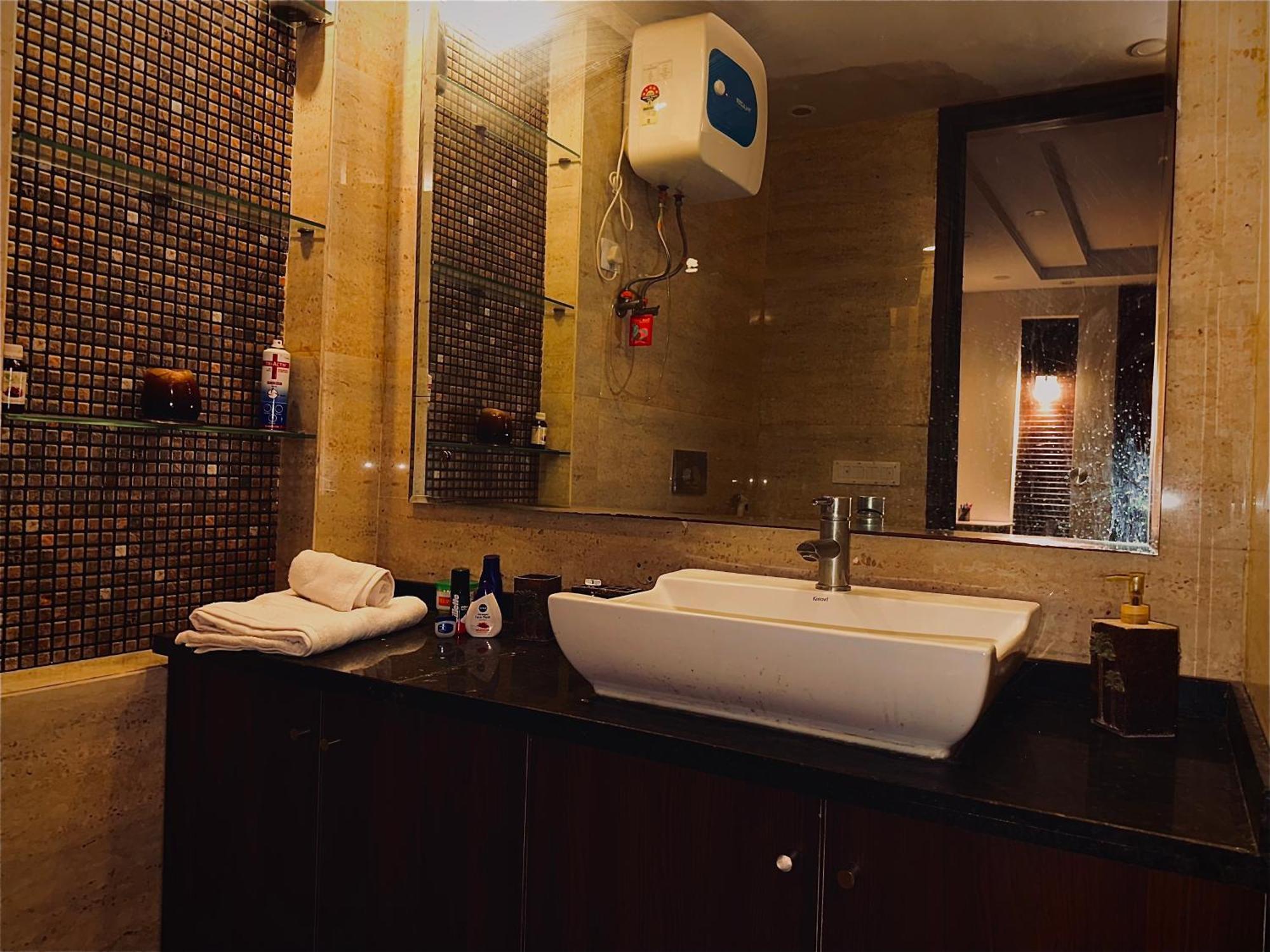 Animal Lovers Cozy Paradise In Sector 49 Homestay Gurgaon