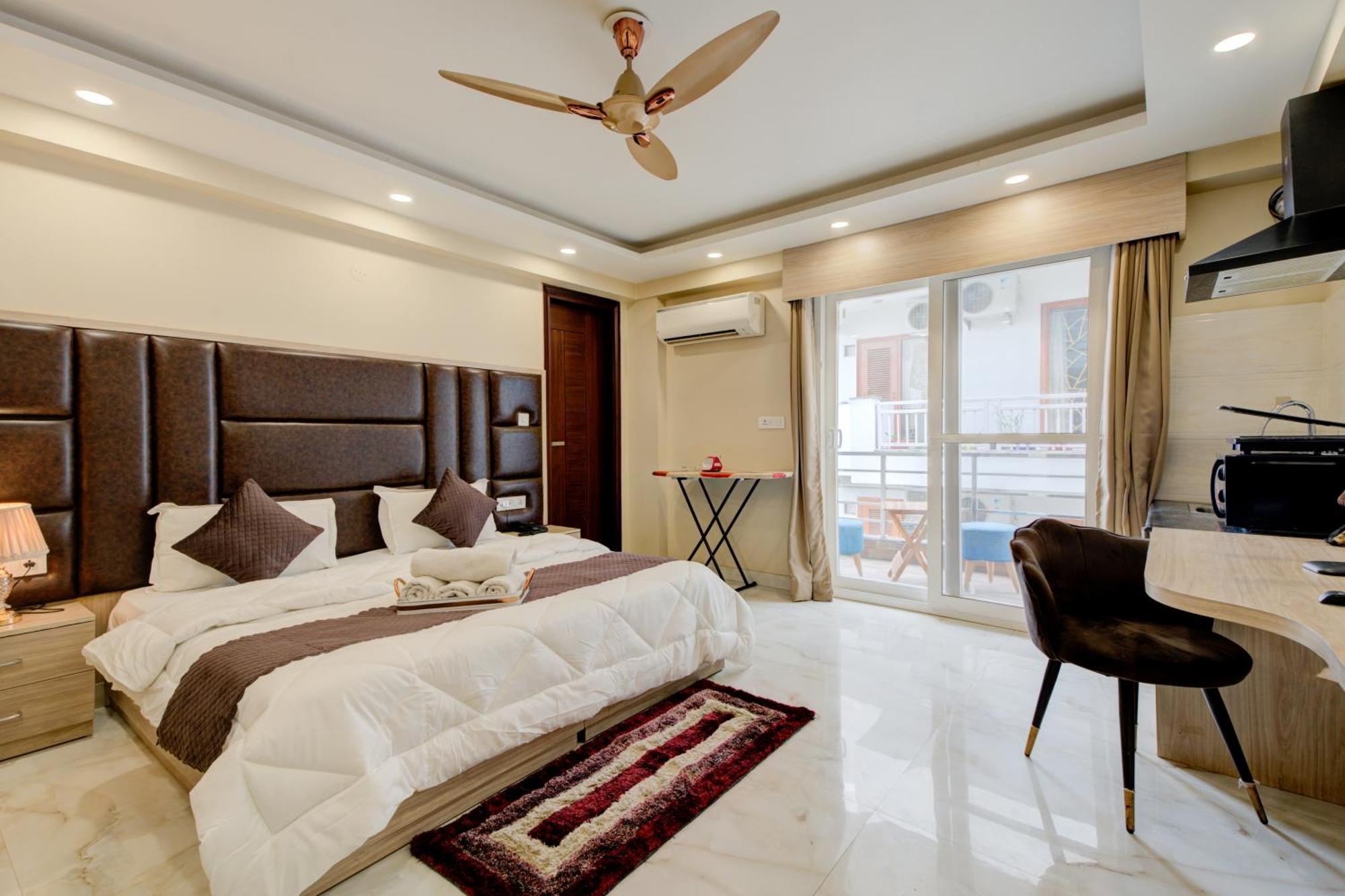 The Paras Serviced Apartment *