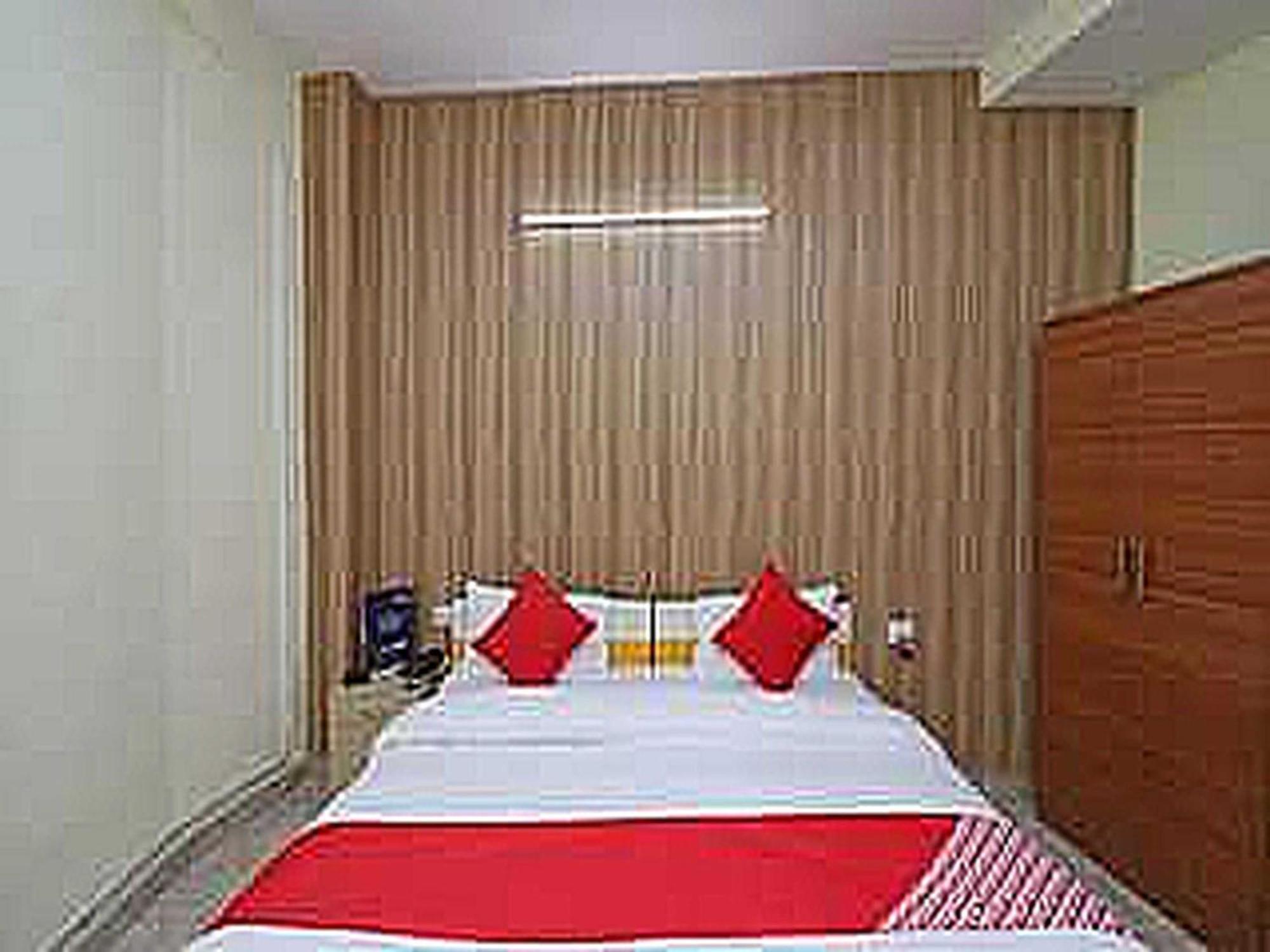 Hotel O Sukhsagar Gurgaon