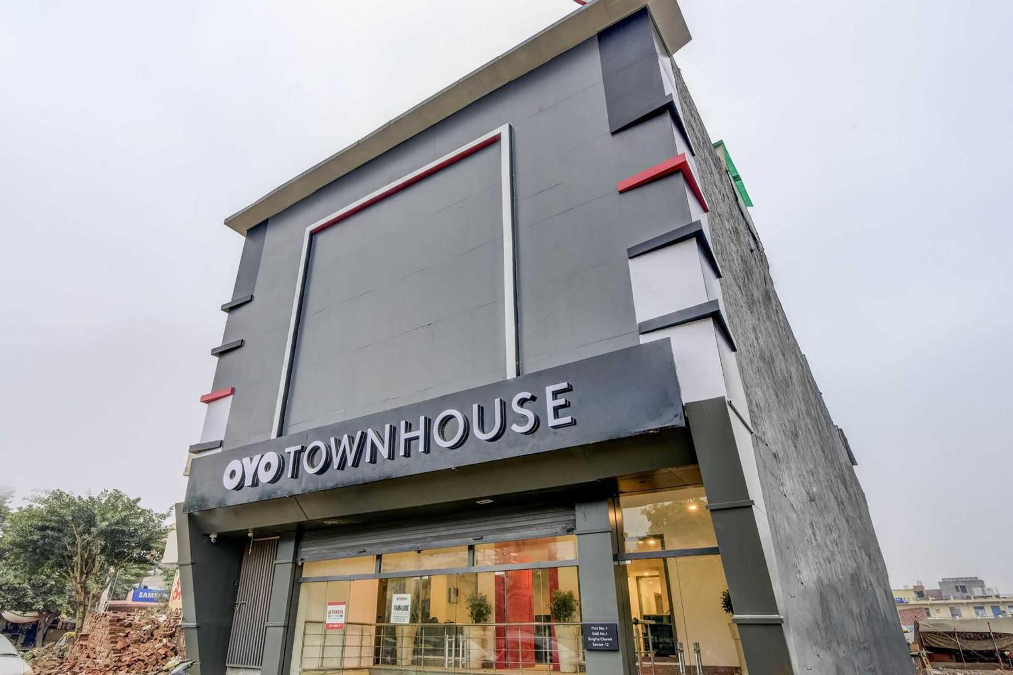 Hotel Collection O Singha Chowk Gurgaon