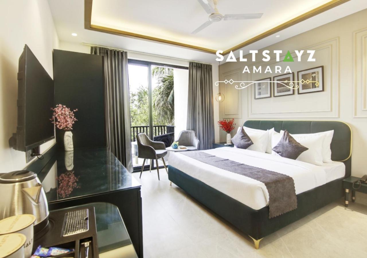 Saltstayz Premier - Galleria Market Road & Sector 27