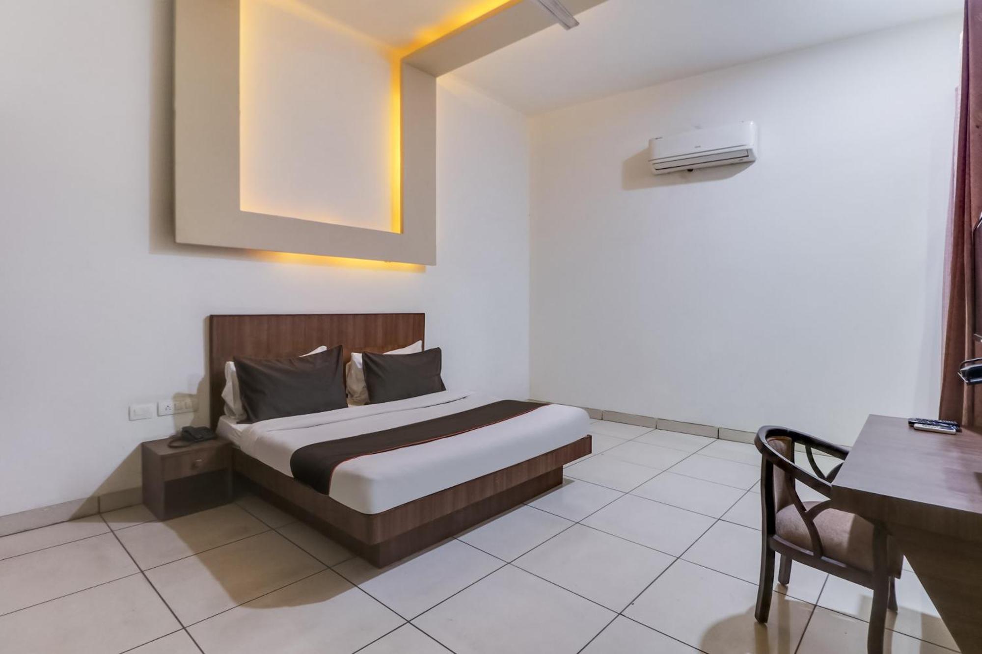 Collection O Plaza Near Inox Dreamz Gurgaon