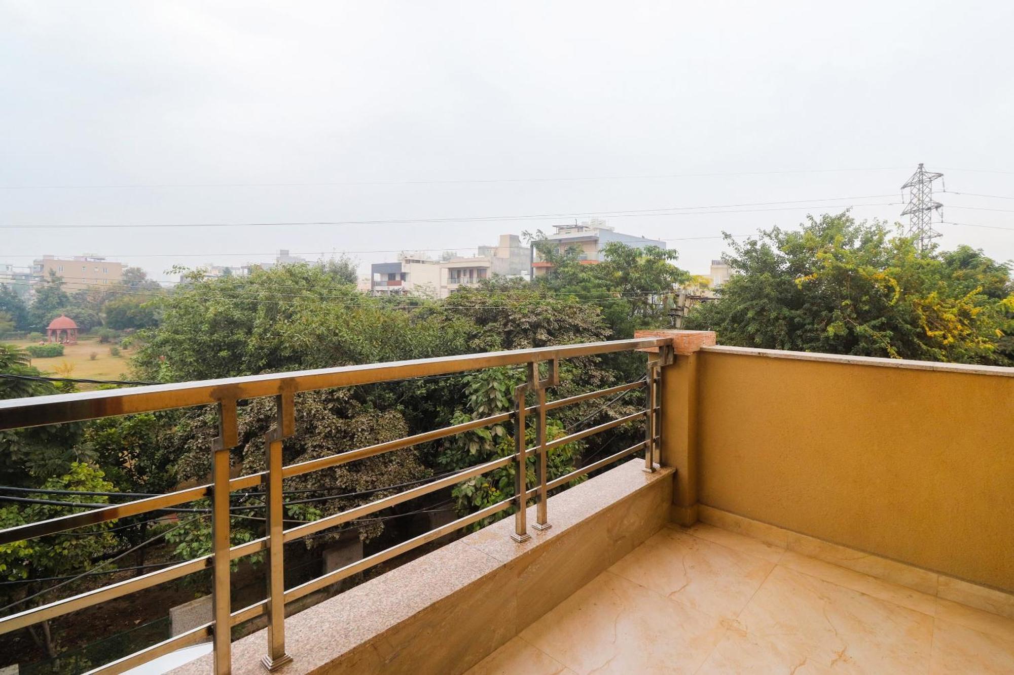 Collection O Majestic 4* Gurgaon