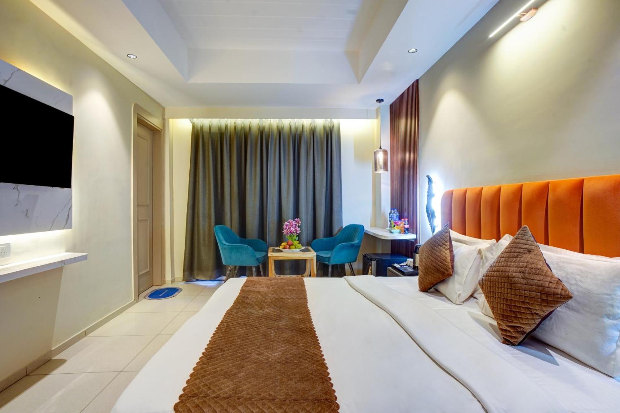 Rjk - Sohna Road & Spaze It Park Guest house *