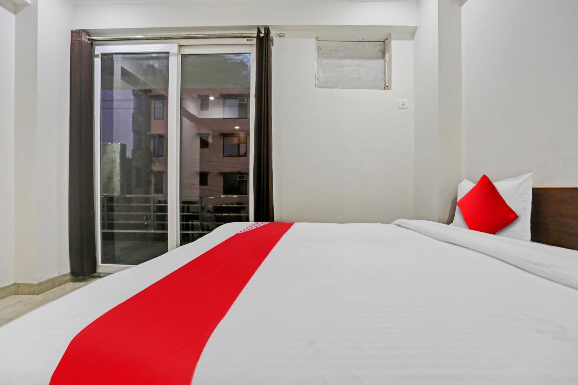 Hotel O Unicorn Near Omaxe Celebration Mall 3*