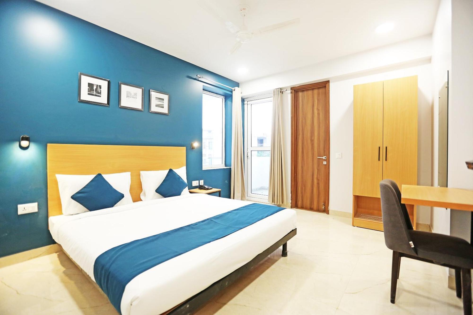 Collection O Moody Moon Blue Hotel 3*