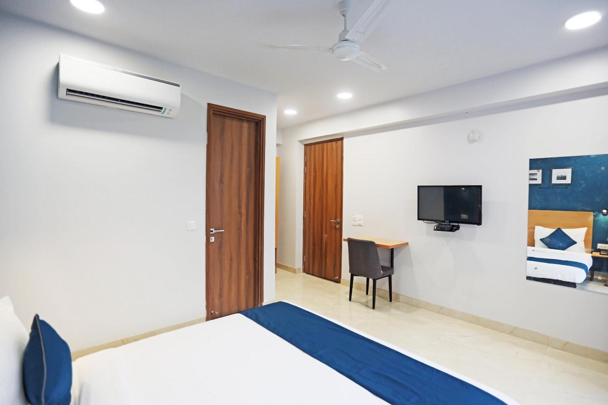 Collection O Moody Moon Blue Hotel 3*