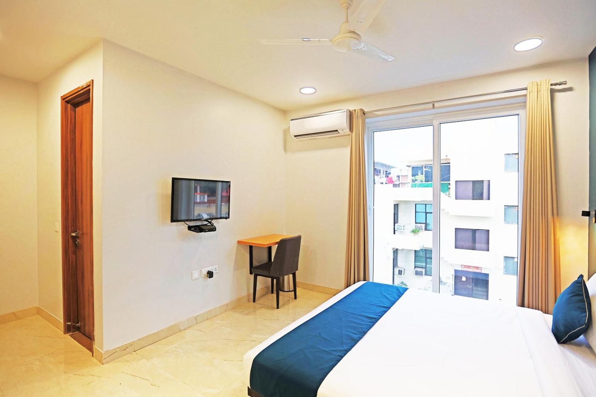 Collection O Moody Moon Blue Hotel 3*