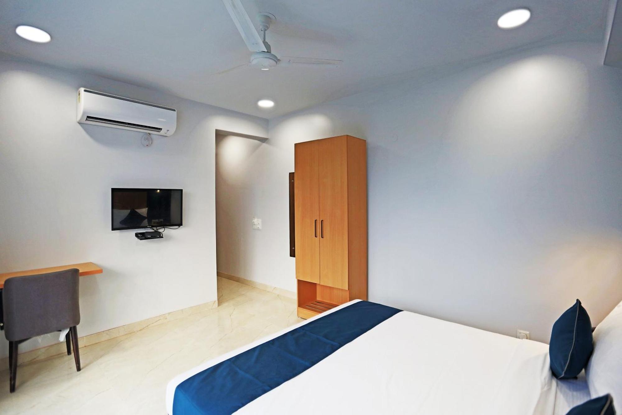 Collection O Moody Moon Blue Hotel 3*