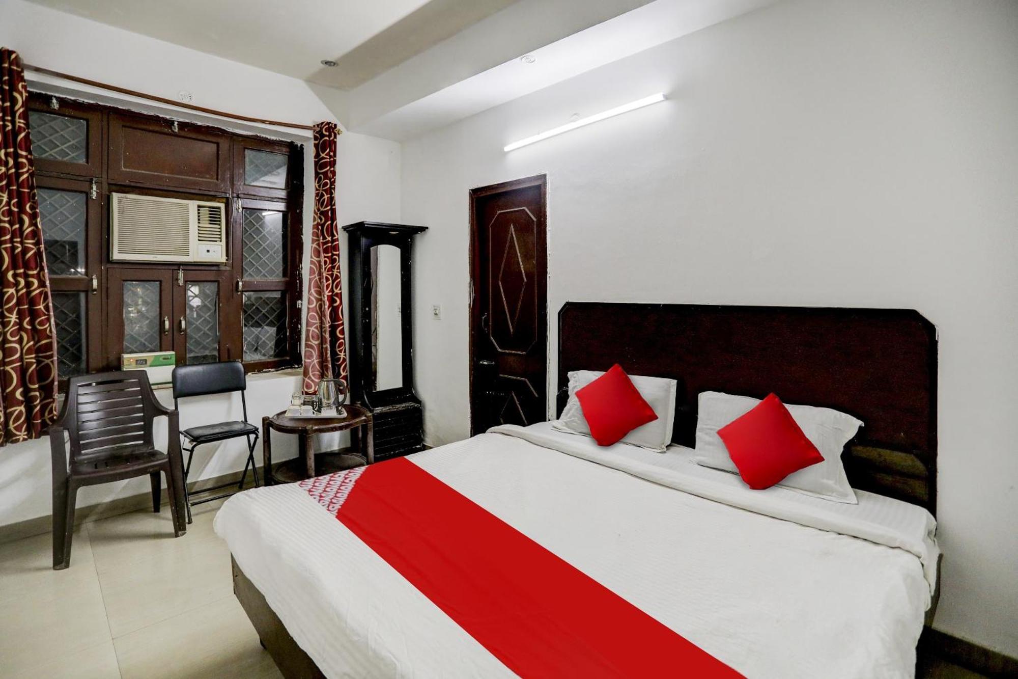 Hotel O Majestic Gurgaon