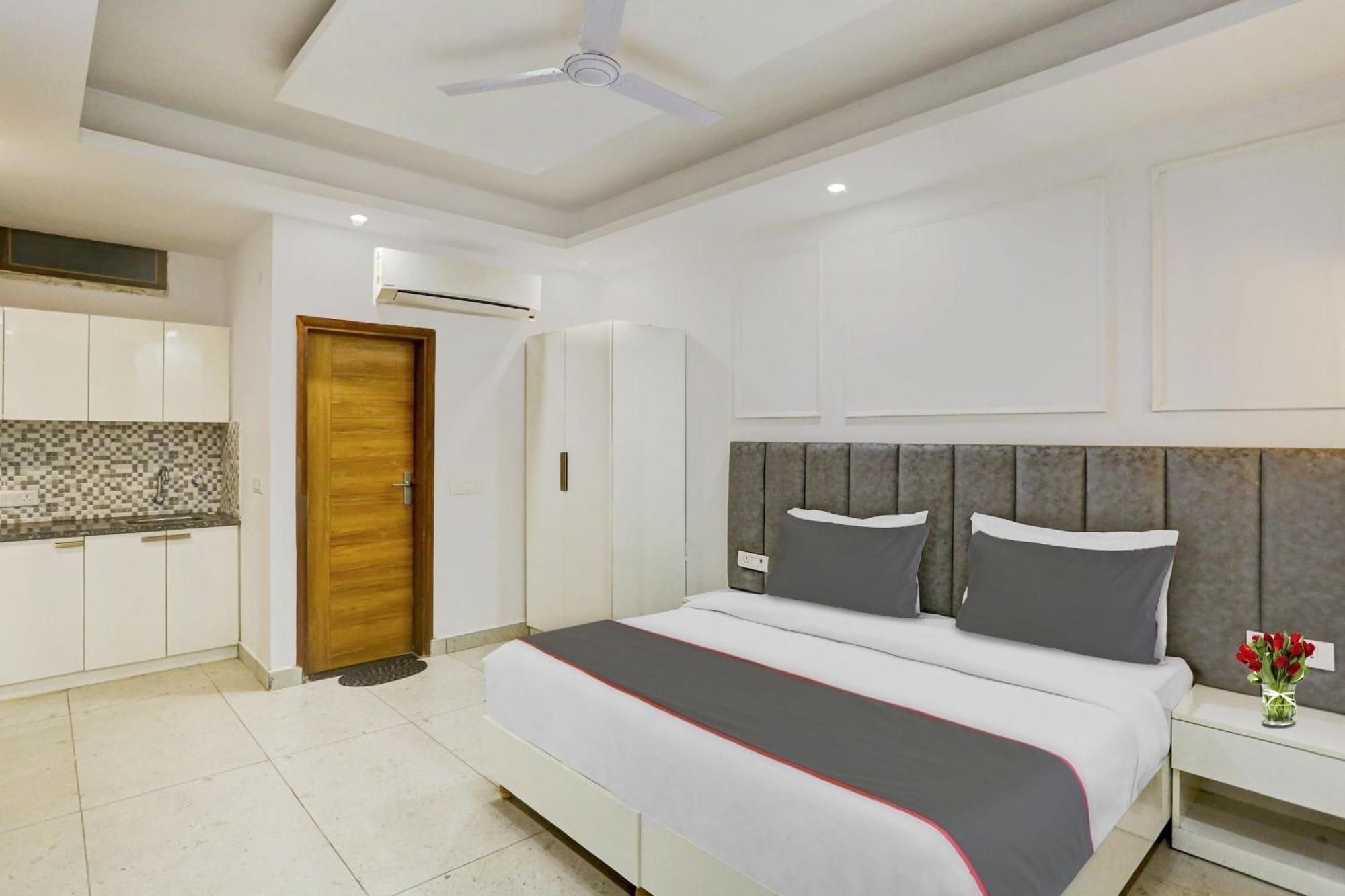 Townhouse Royal Near Aravali Biodiversity Park Hotel 3*