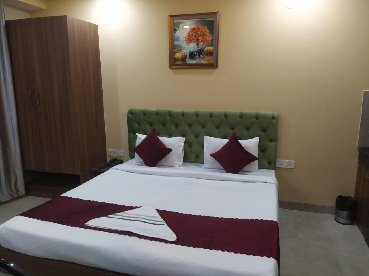 Limewood - Near Golf Course Road 3* Gurgaon
