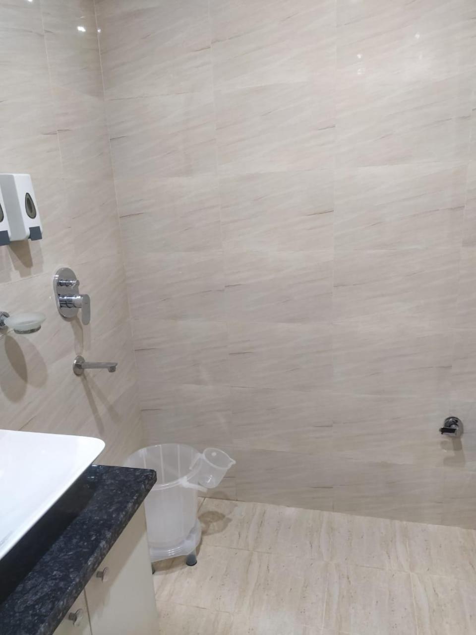 Limewood - Near Golf Course Road Hotel