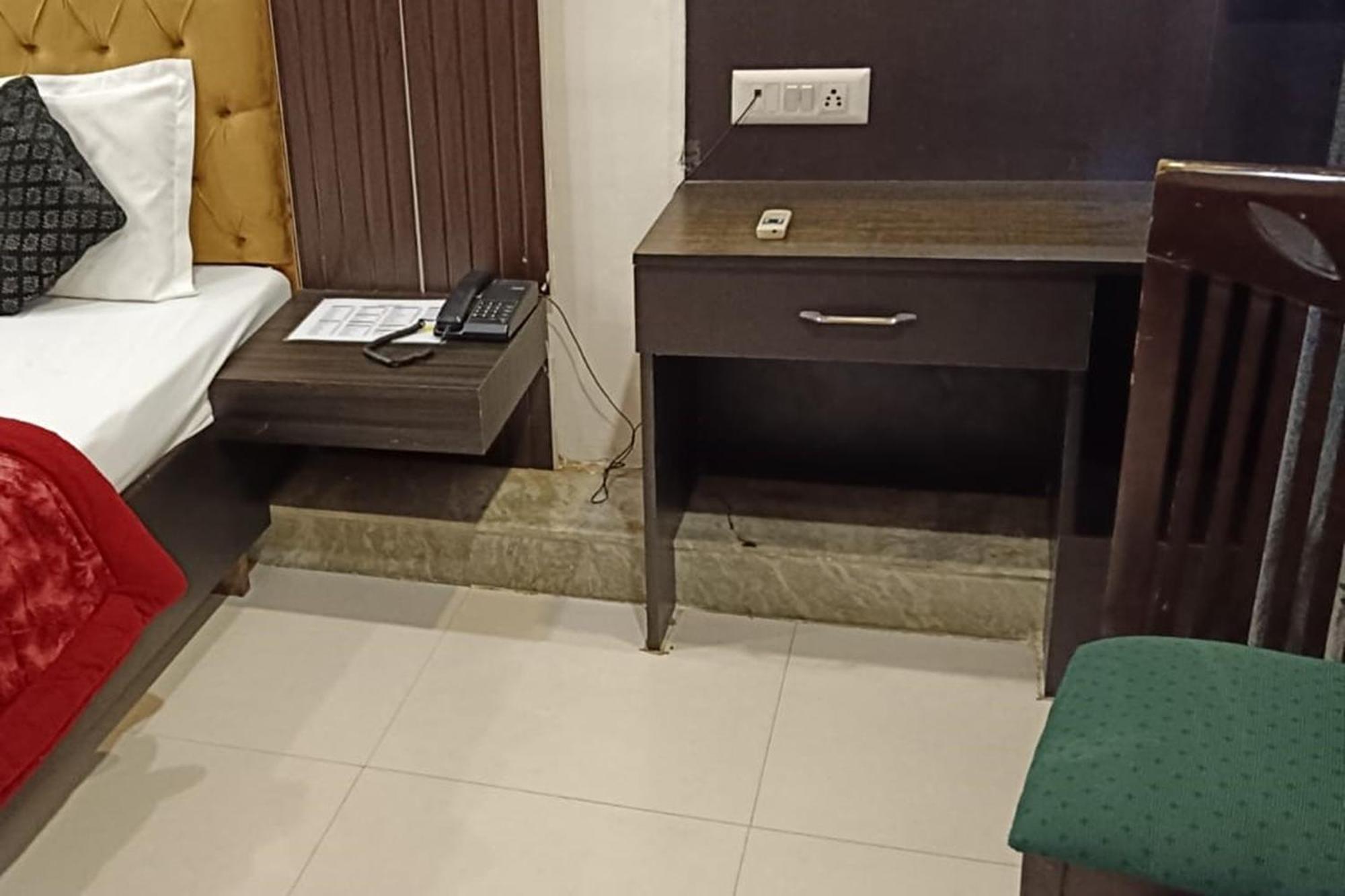 Hotel Shree Kanta Gurgaon