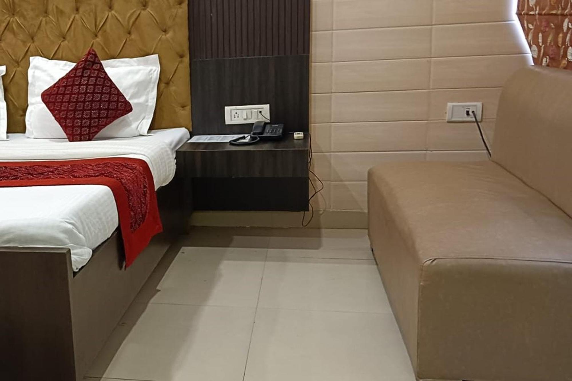 Shree Kanta Hotel 3*