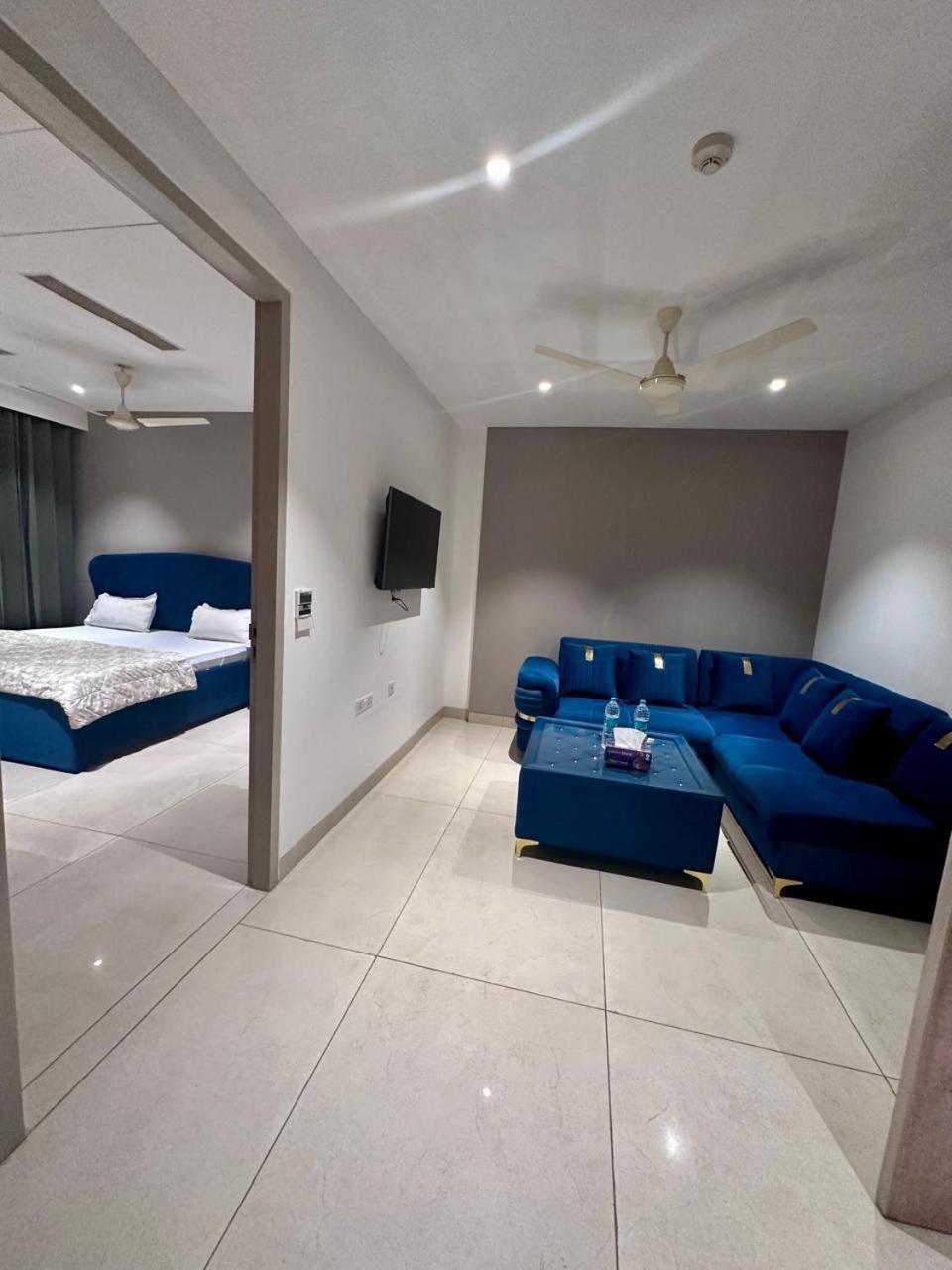 Luxe 2 Bhk With Stunning Views Gurgaon