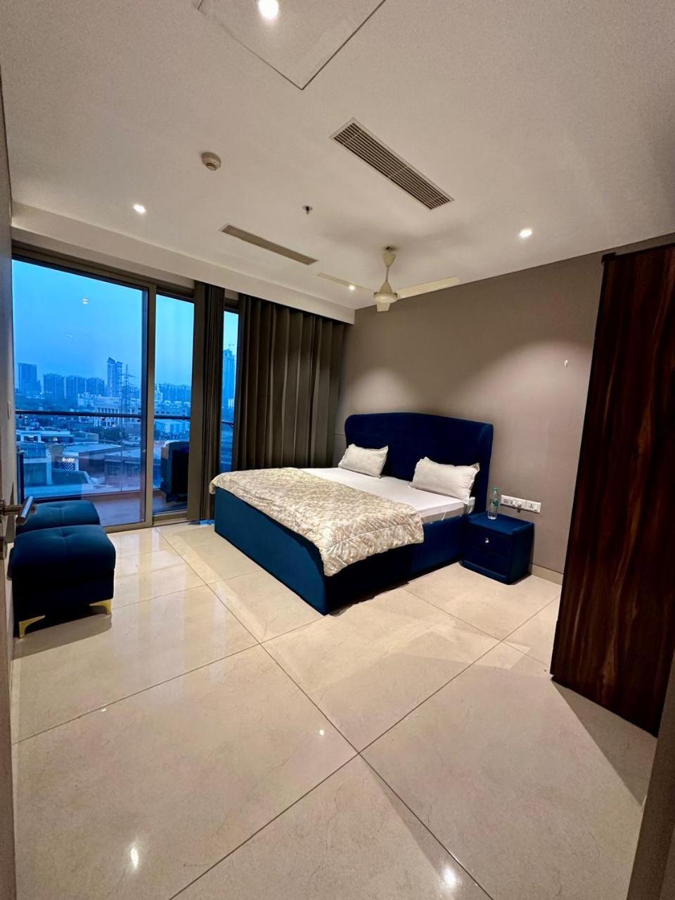 Luxe 2 Bhk With Stunning Views Apartment Gurgaon