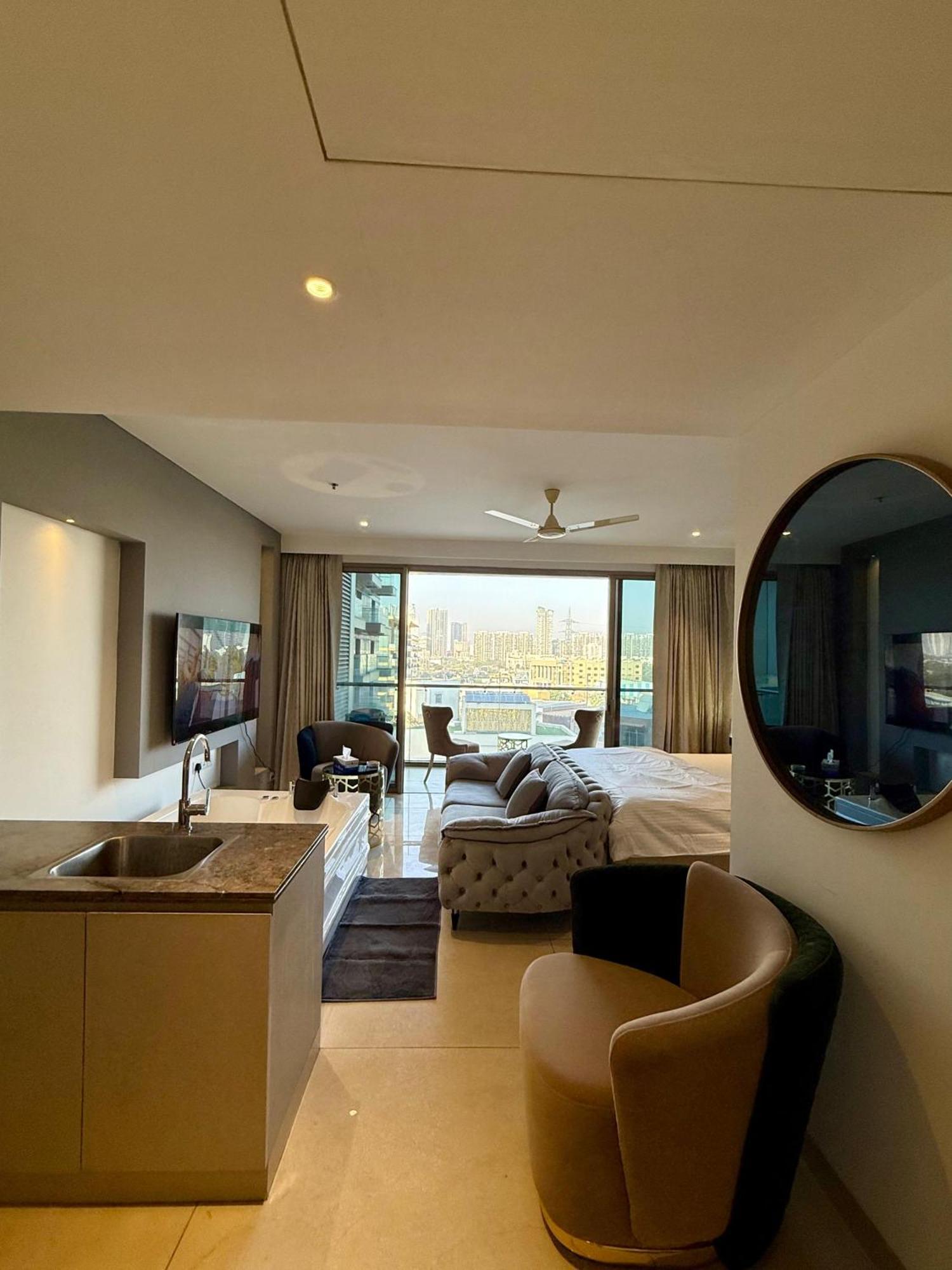 Apartment New Private Turkish Luxe Jacuzzi Gurgaon