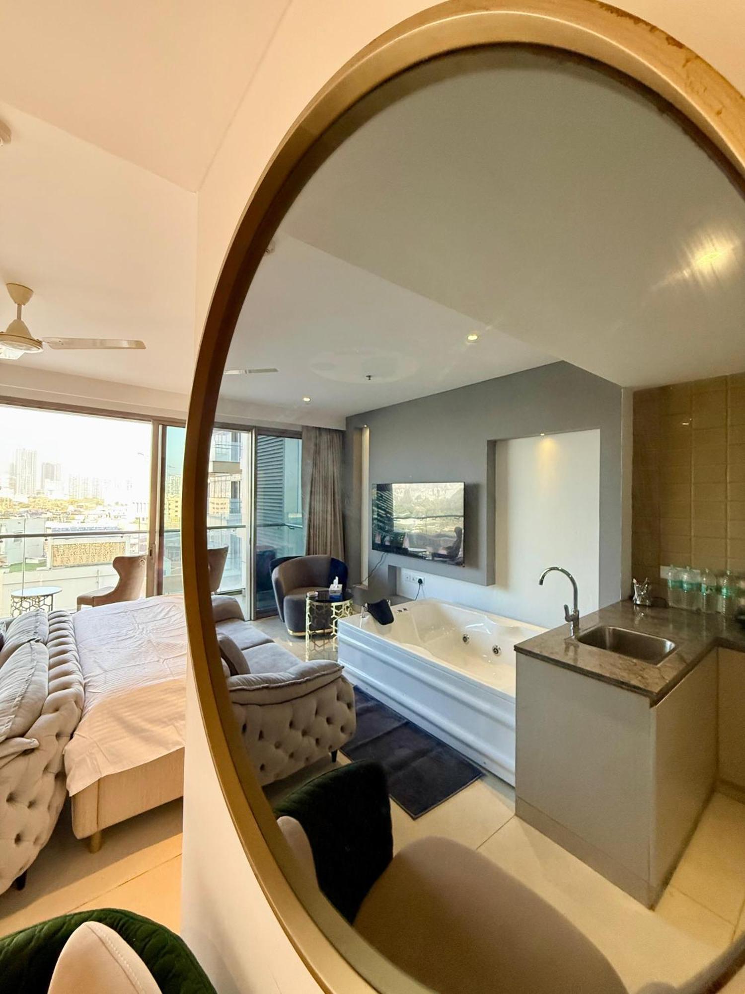 Apartment New Private Turkish Luxe Jacuzzi Gurgaon