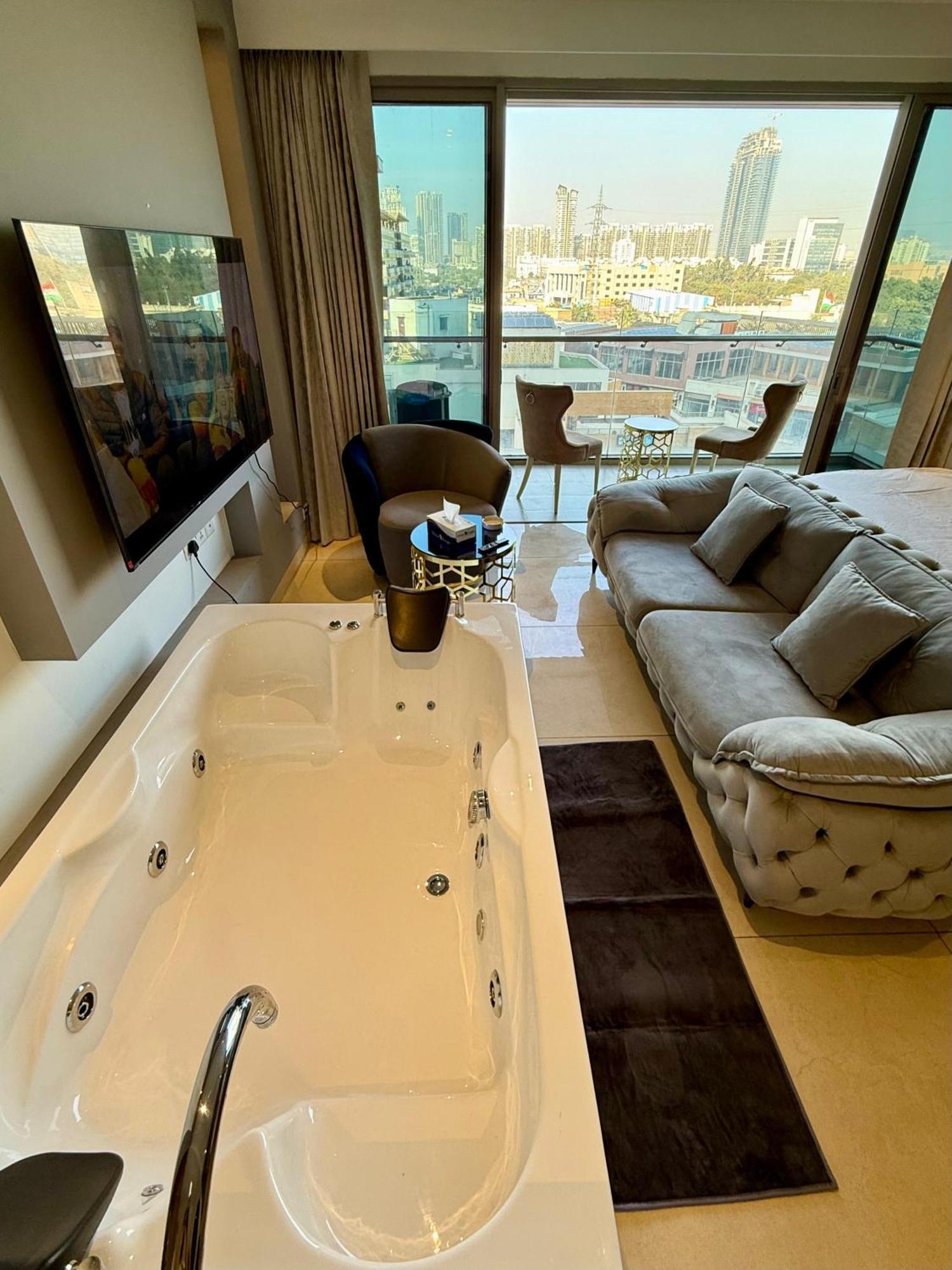 New Private Turkish Luxe Jacuzzi Gurgaon