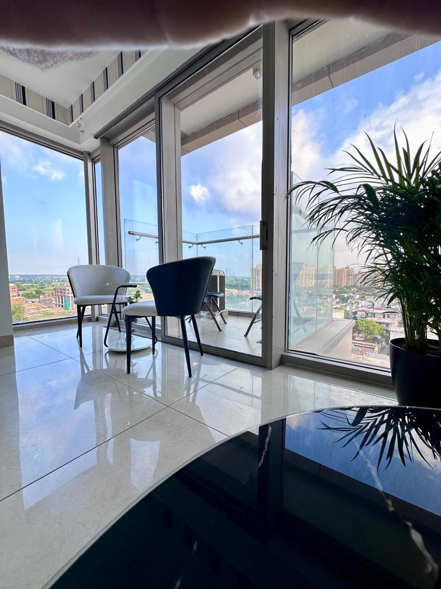 Apartment Zebra Luxe Loft With Patio