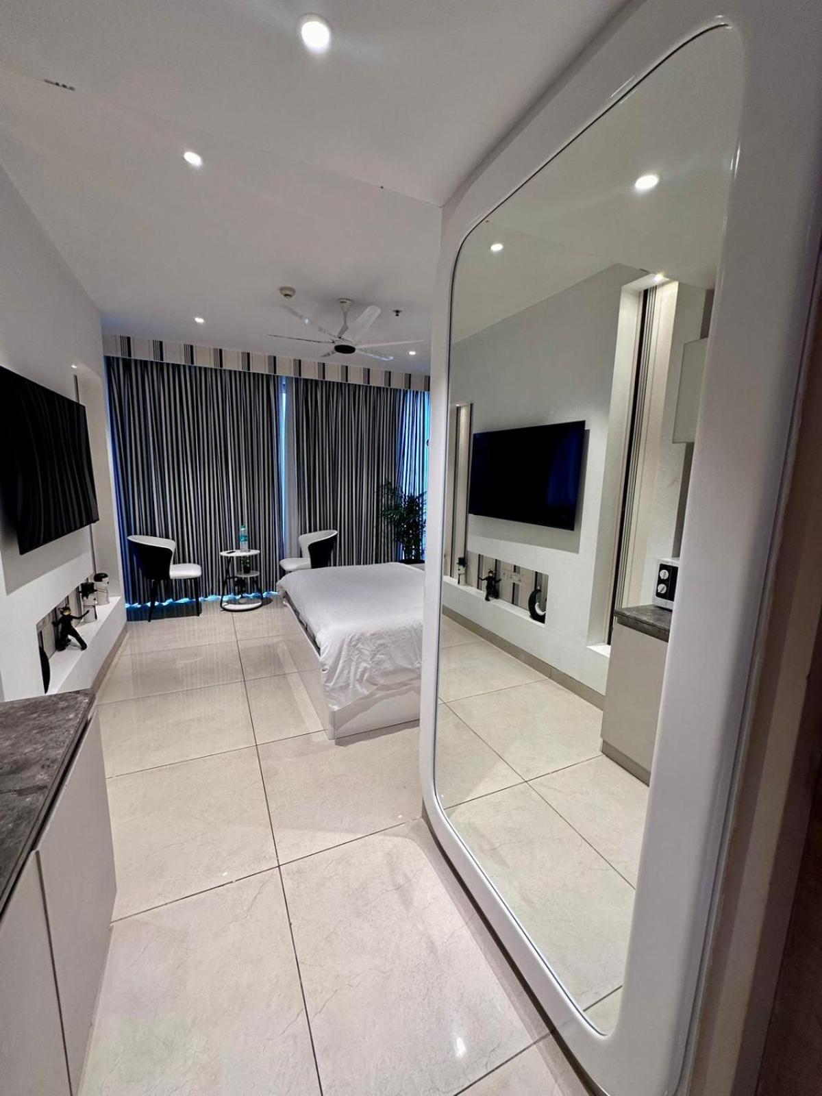 Zebra Luxe Loft With Patio *