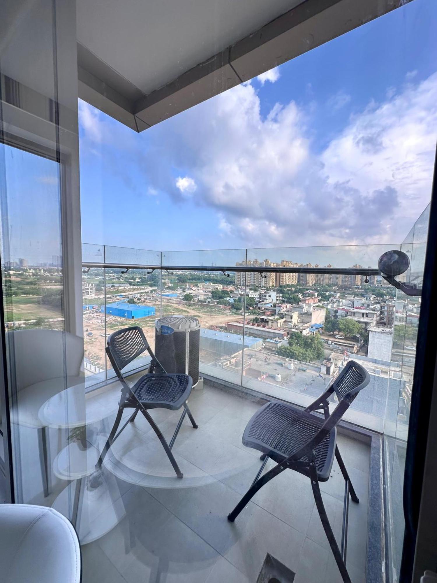 Zebra Luxe Loft With Patio Gurgaon