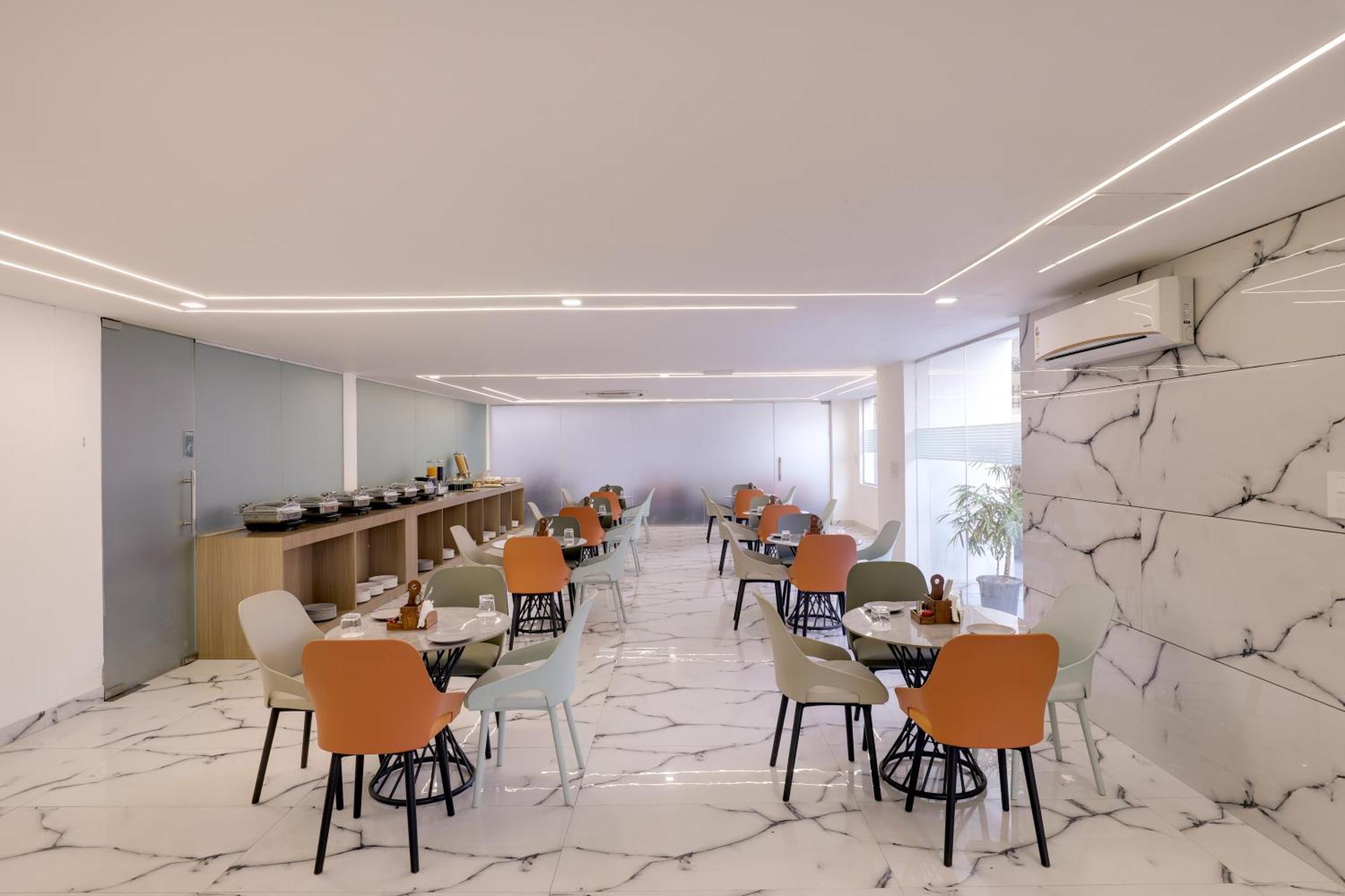 Hotel Hoften Sukh Vasa, Sector 51 Gurgaon