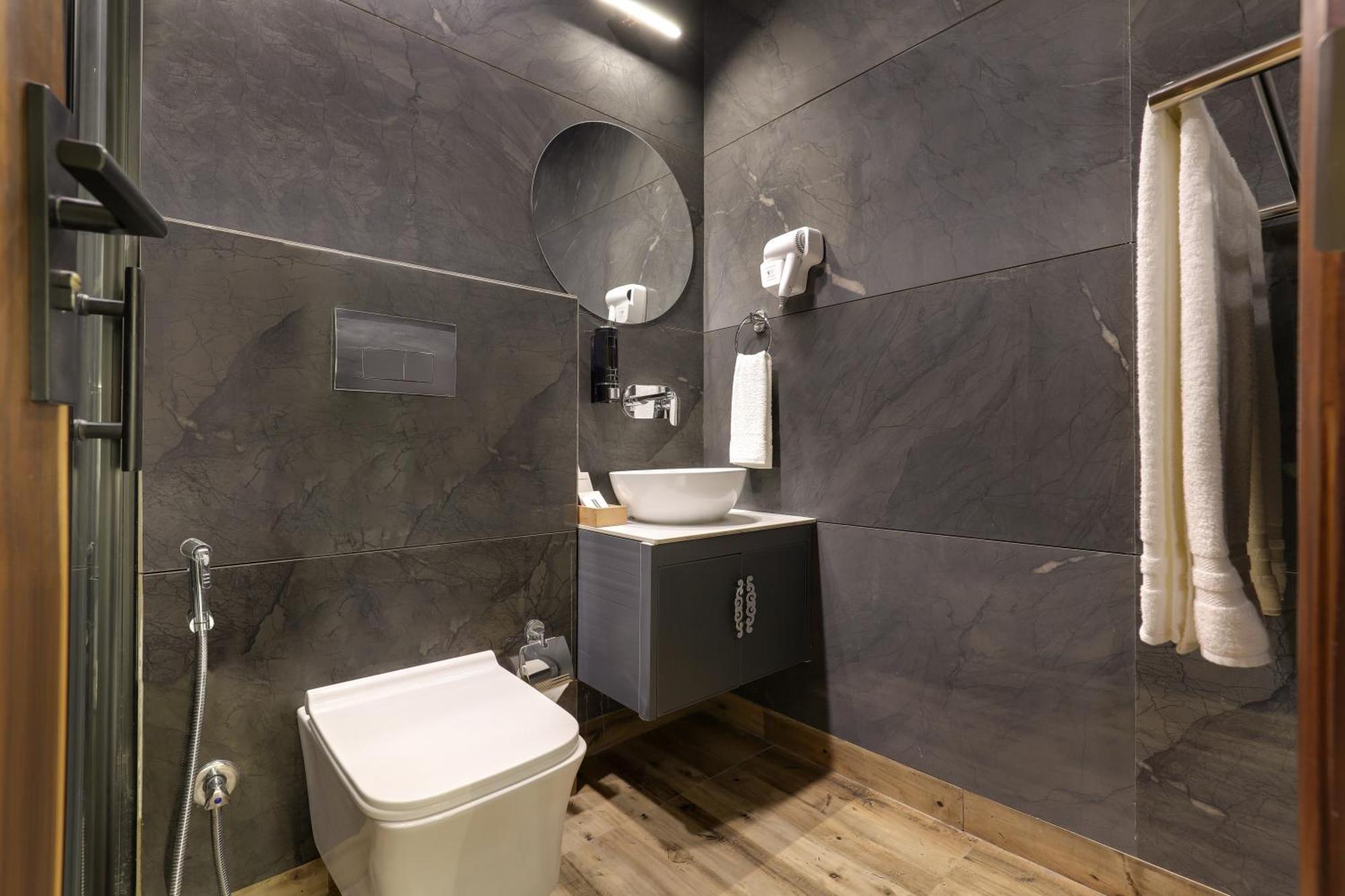 Hoften Sukh Vasa, Sector 51 Hotel Gurgaon