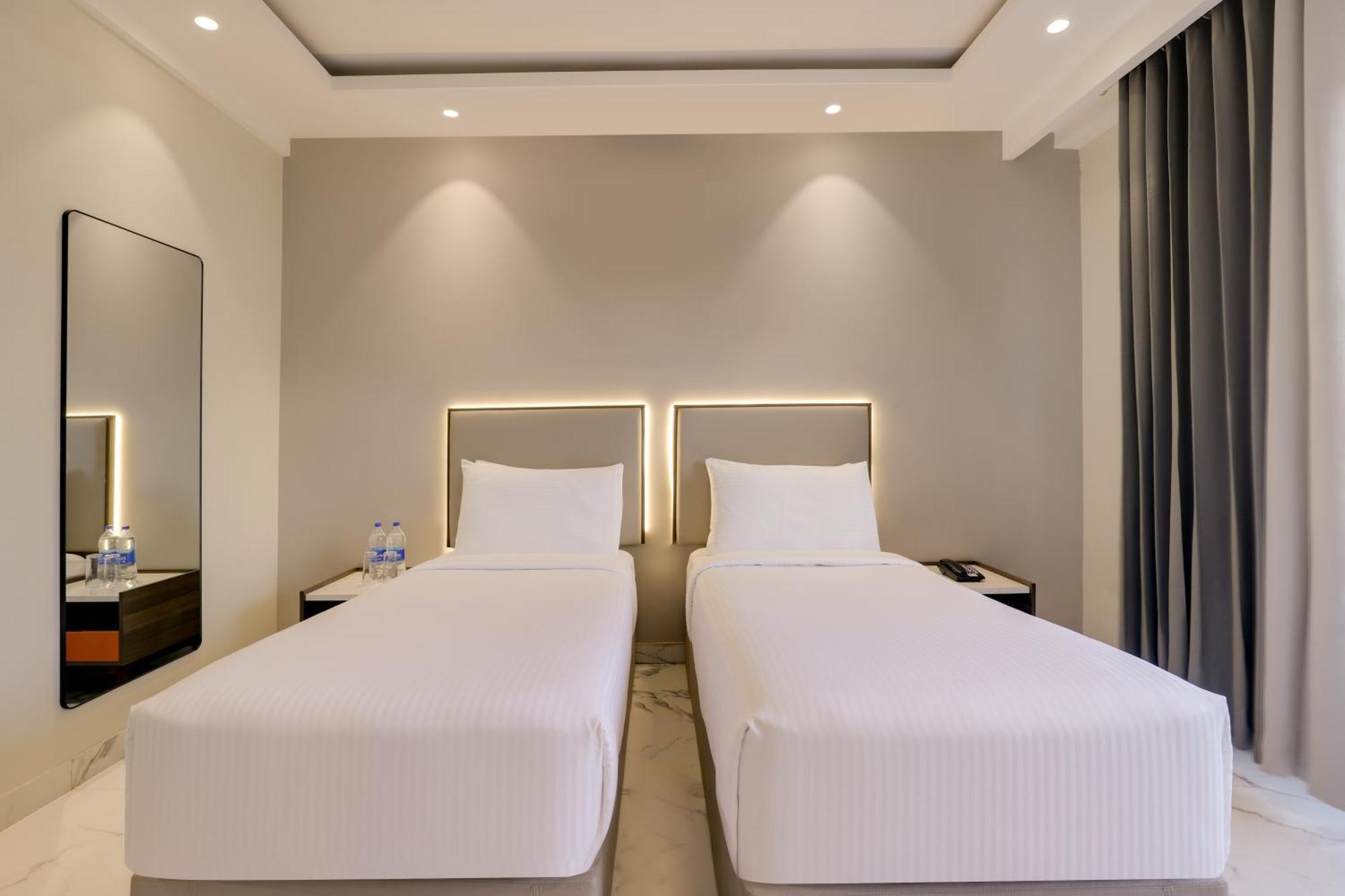 Hoften Sukh Vasa, Sector 51 Hotel