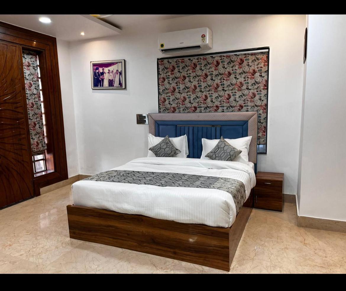 Rajmahal Suits Gurgaon
