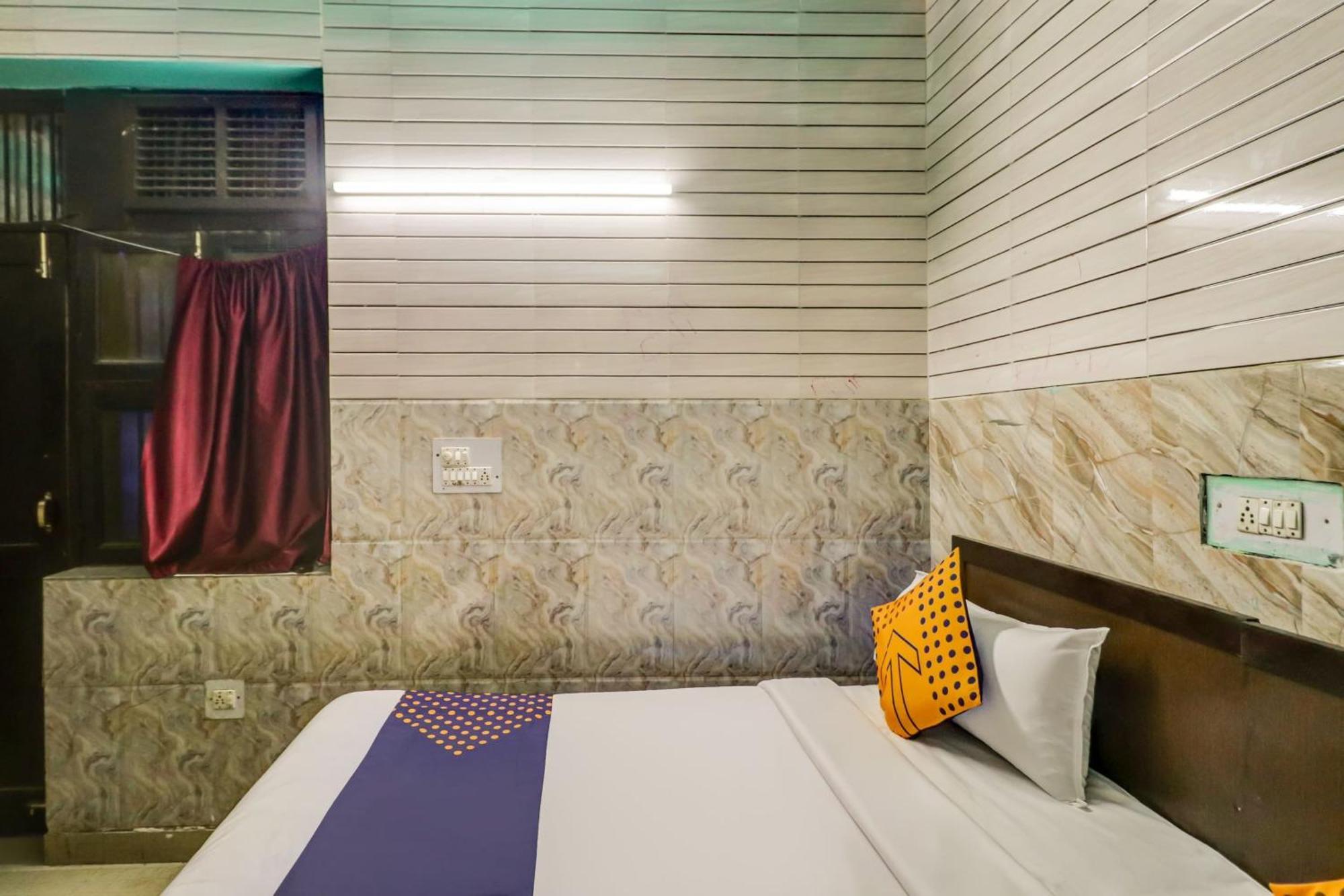 Spot On Maa Gyatri Hotel Gurgaon
