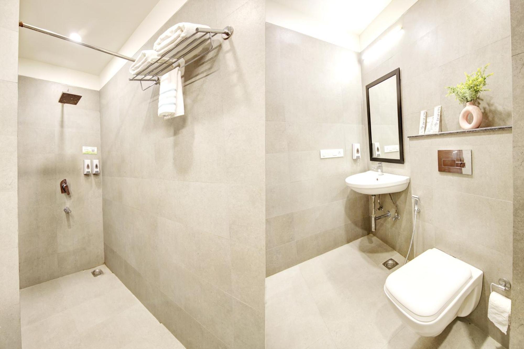 Hotel Saltstayz Sector 46 - Sohna Road And Near Paras Hospital
