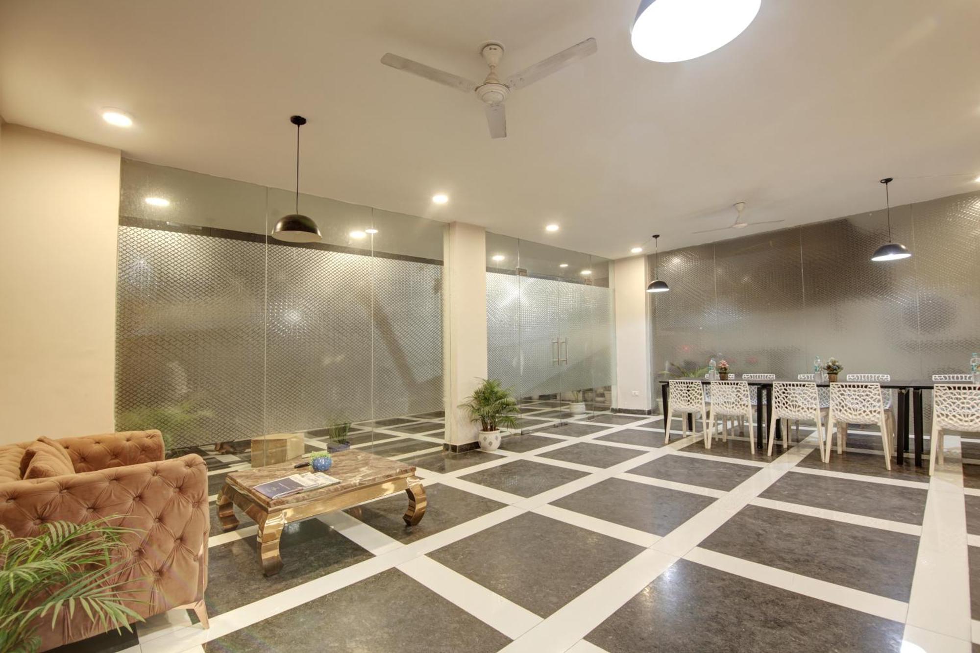 Hotel Limewood - Fortis Hospital