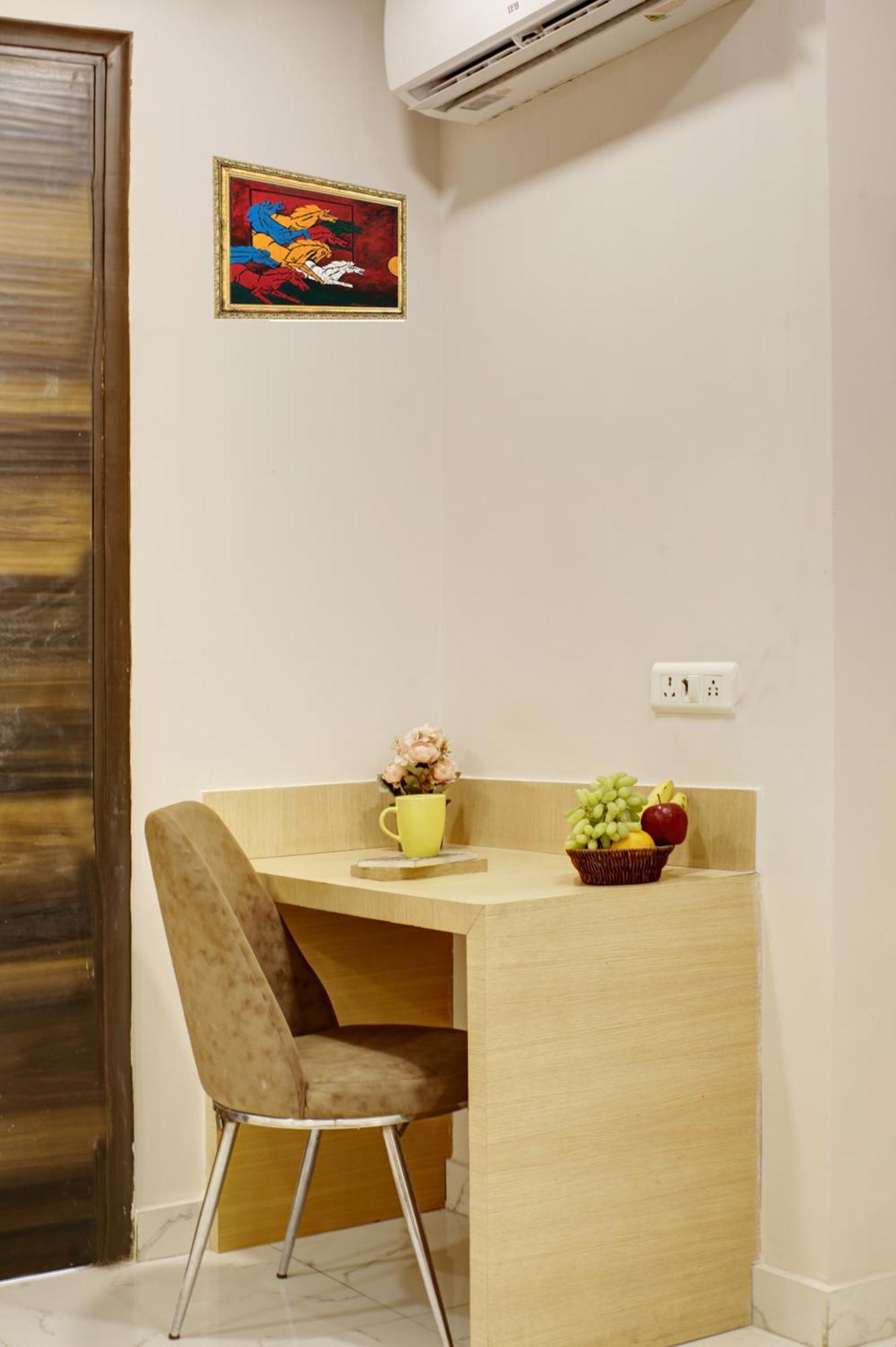 Hotel Limewood - Fortis Hospital Gurgaon