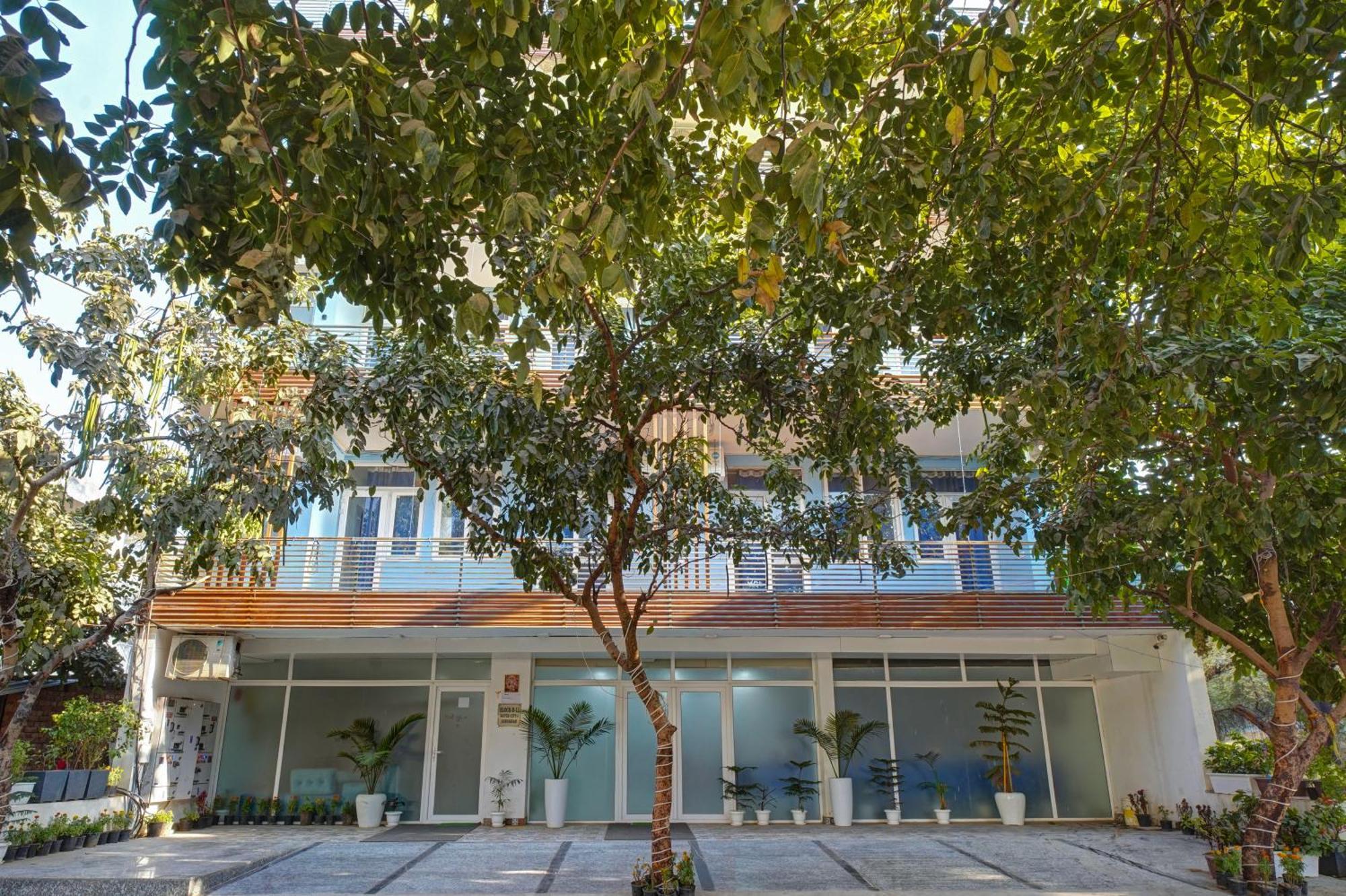 Limewood - Sector 29 Hotel